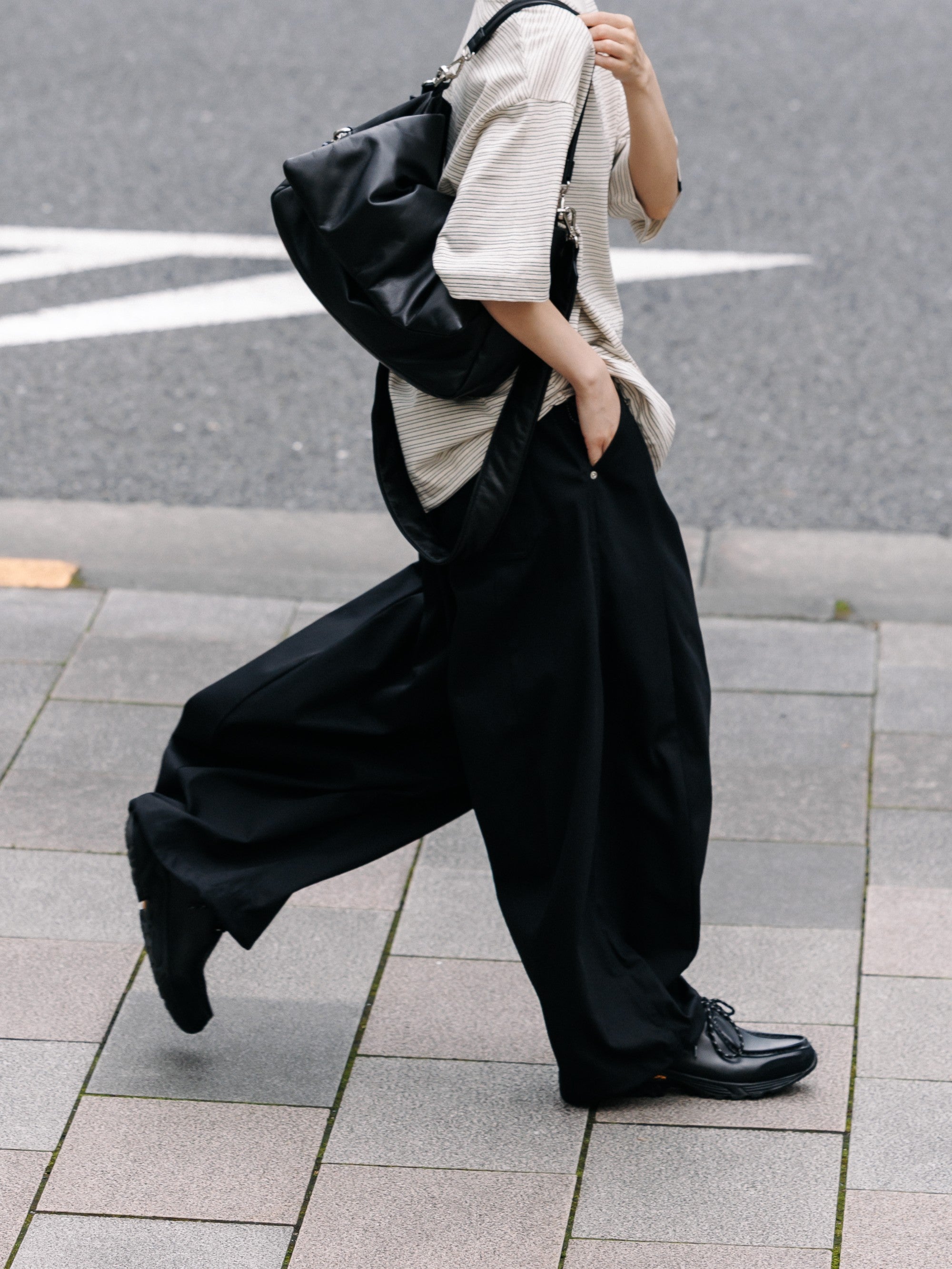 【7.18 SAT 20:00- IN STOCK】LEATHER PADDED FLAP HOLIDAY BAG