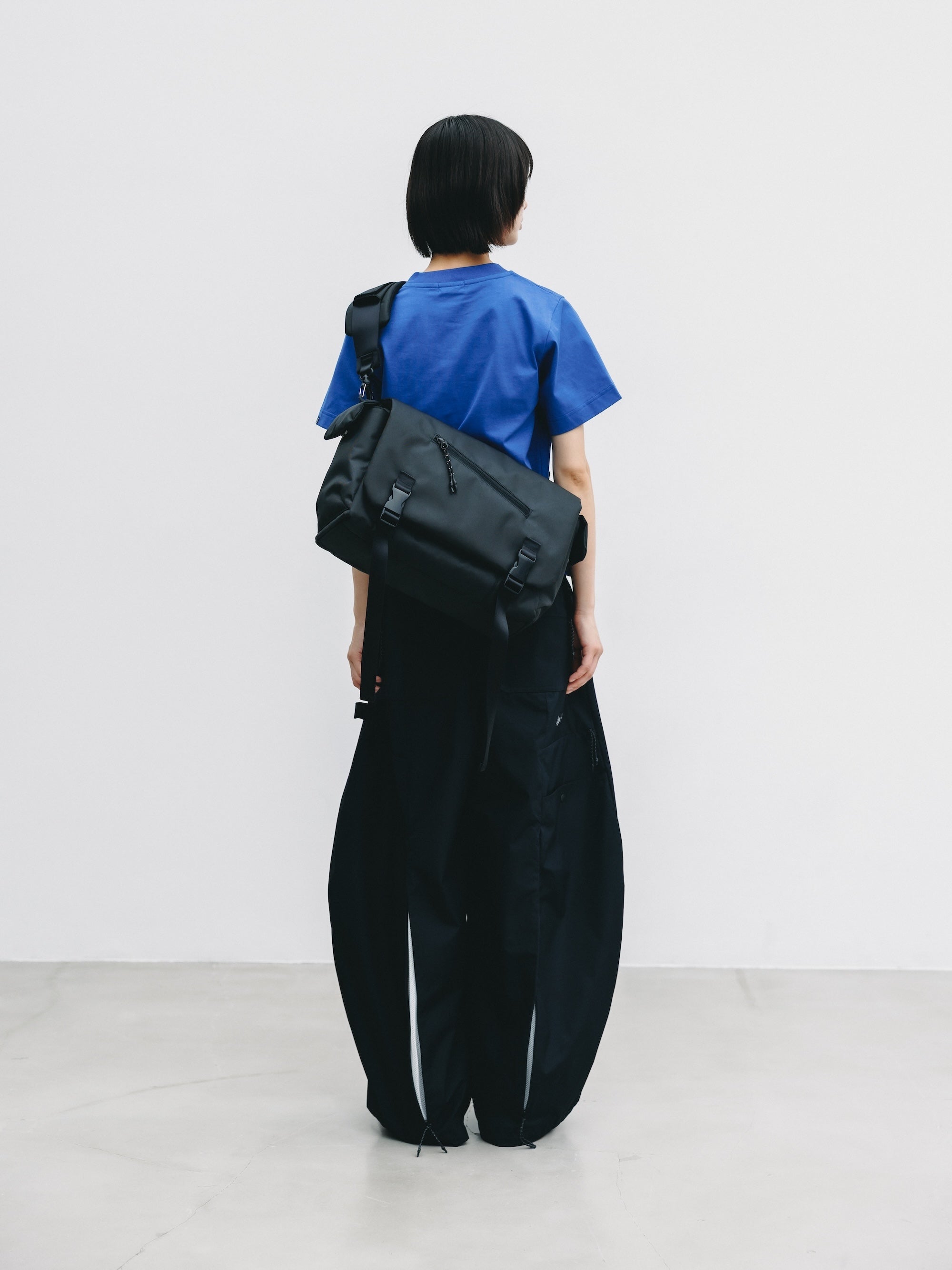 【6.13 SAT 20:00- IN STOCK】JOURNEY CROSS MESSENGER BAG (BLACK)