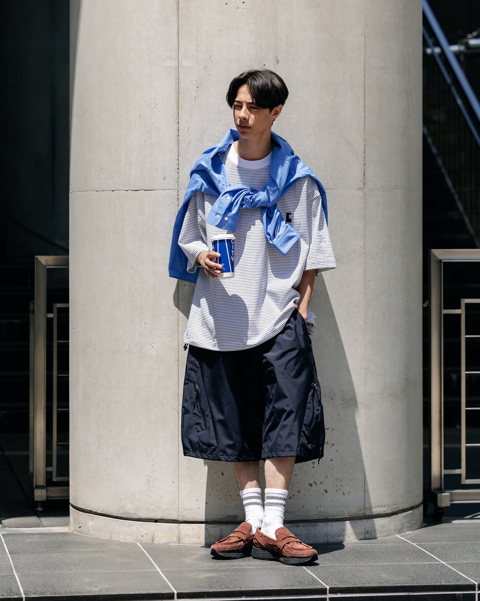 【7.30 WED 20:00- IN STOCK】"C"STRIPED MASSIVE T-SHIRT WITH DRAWSTRINGS (WHITE×BLACK)