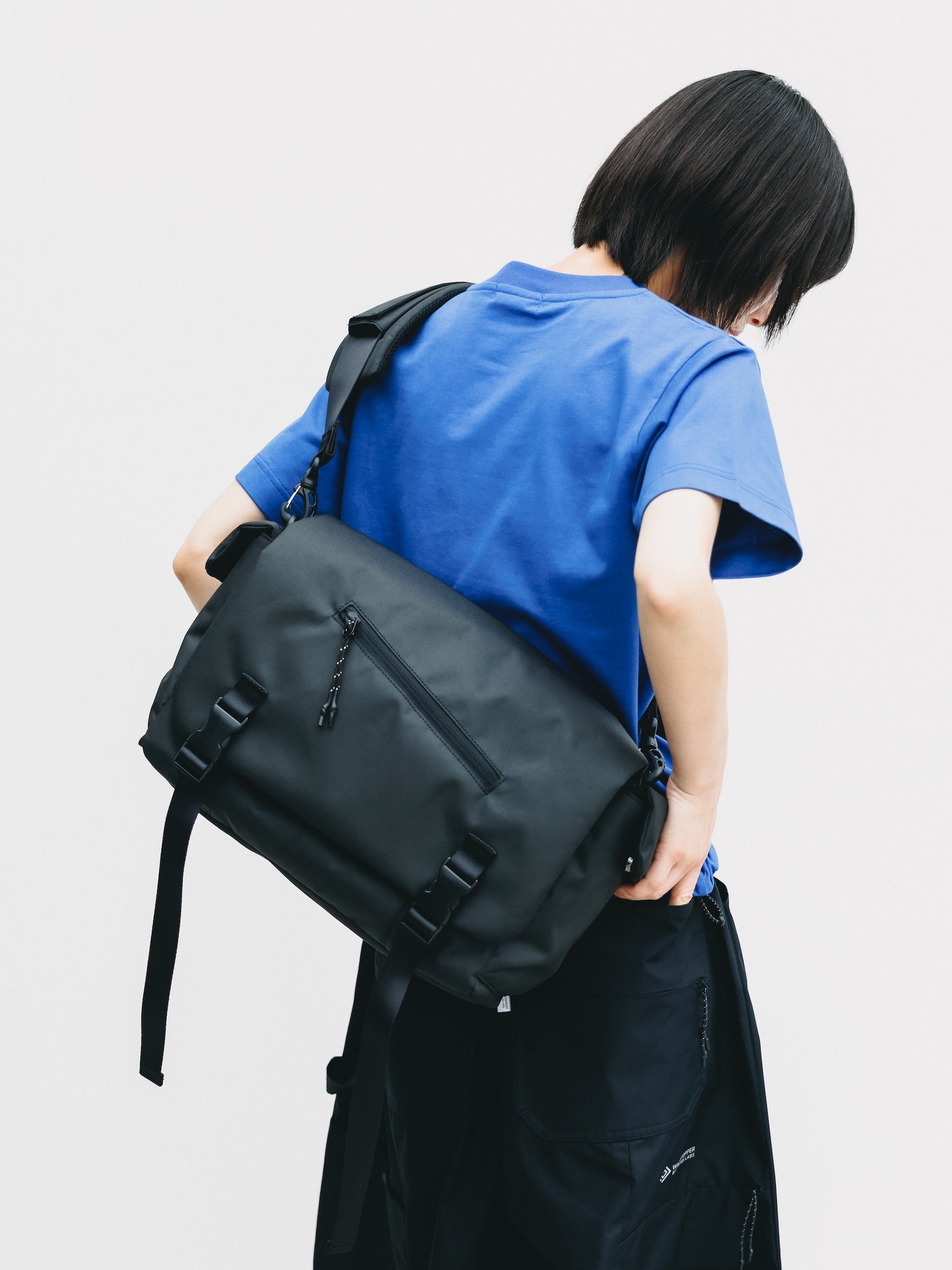 【6.13 SAT 20:00- IN STOCK】JOURNEY CROSS MESSENGER BAG (BLACK)