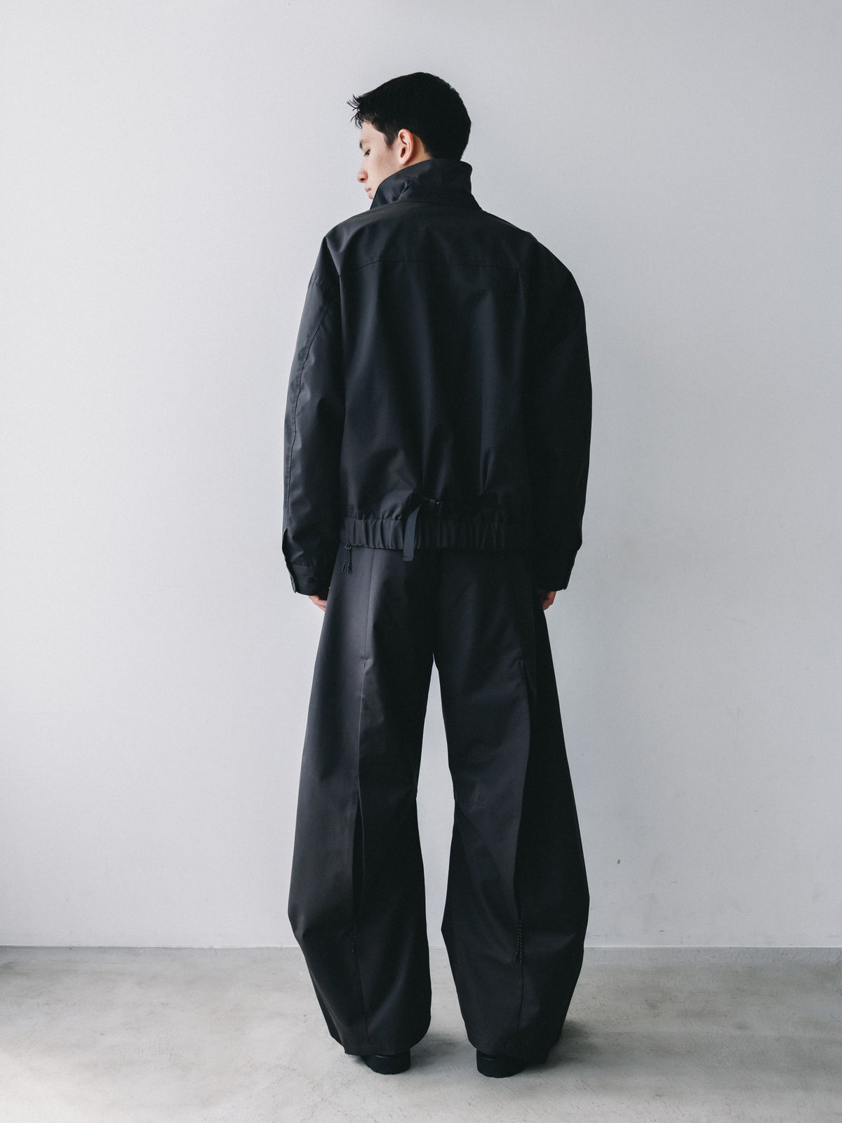 【10.17 SAT 20:00- IN STOCK】 +phenix WINDSTOPPER® by GORE-TEX LABS TWILL CITY BARREL LEG PANTS (SHADOW GRAY)