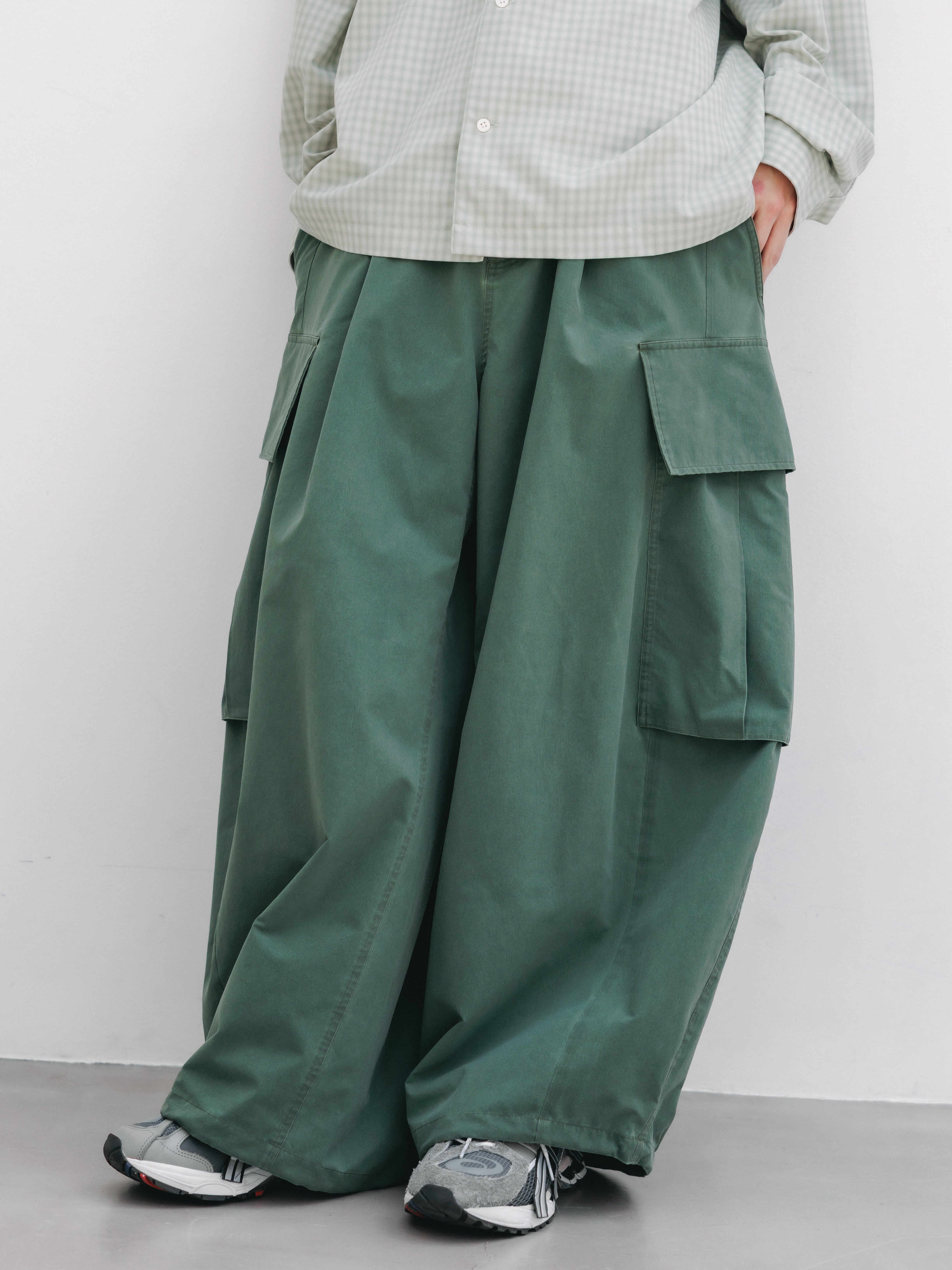 【5.20 WED 20:00- IN STOCK】VINTAGE EFFECT COOLDOTS® CITY MEGA POCKET BALLOON CARGO PANTS(OLIVE)