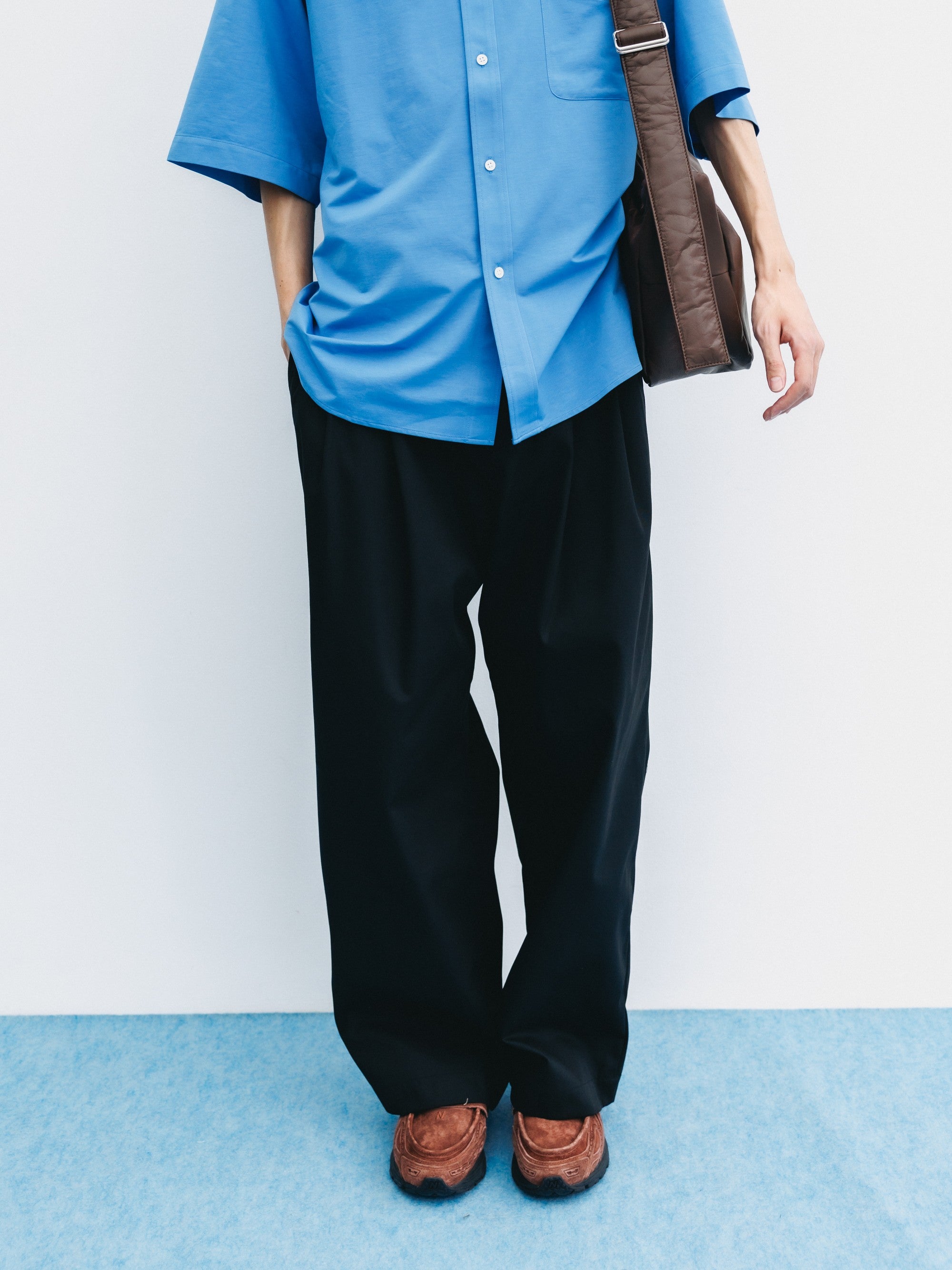 【8.5 WED 20:00- IN STOCK】T/C GABARDINE CITY WIDE STRAIGHT PANTS (BLACK)