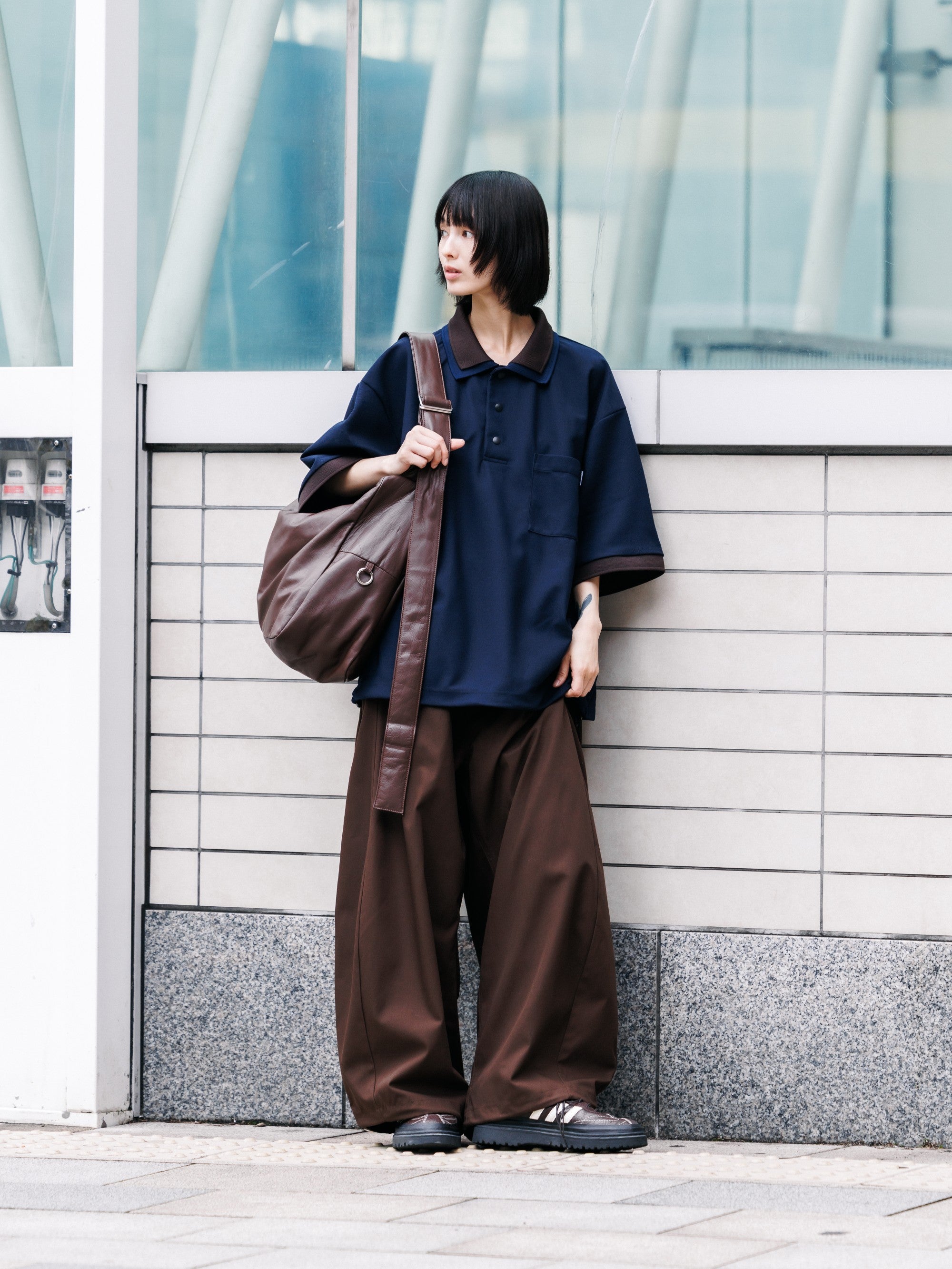 【8.5 WED 20:00- IN STOCK】LEATHER HOLIDAY BAG LARGE (BROWN）