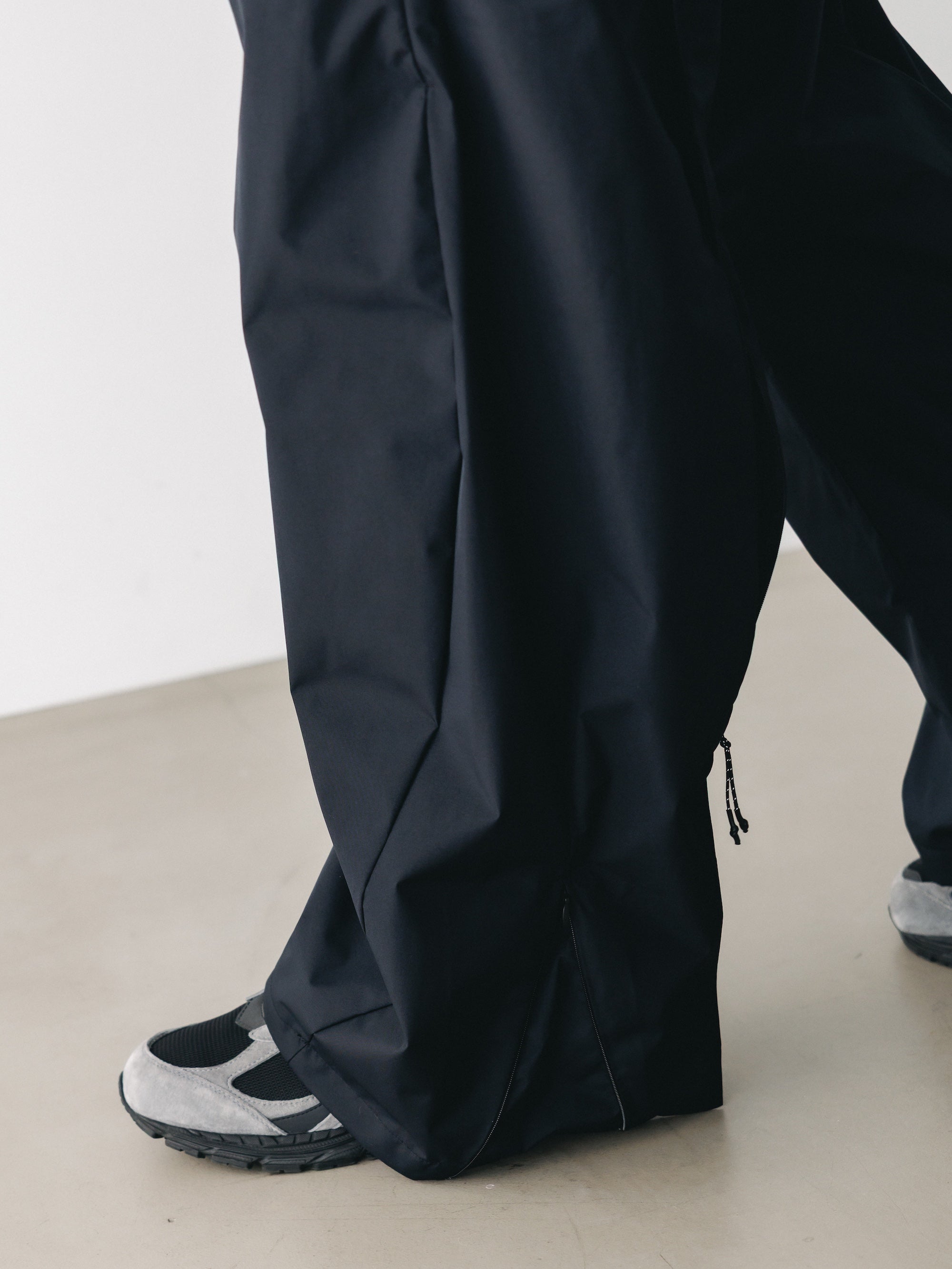 +phenix WINDSTOPPER® by GORE-TEX LABS CITY BARREL LEG PANTS (BLACK)