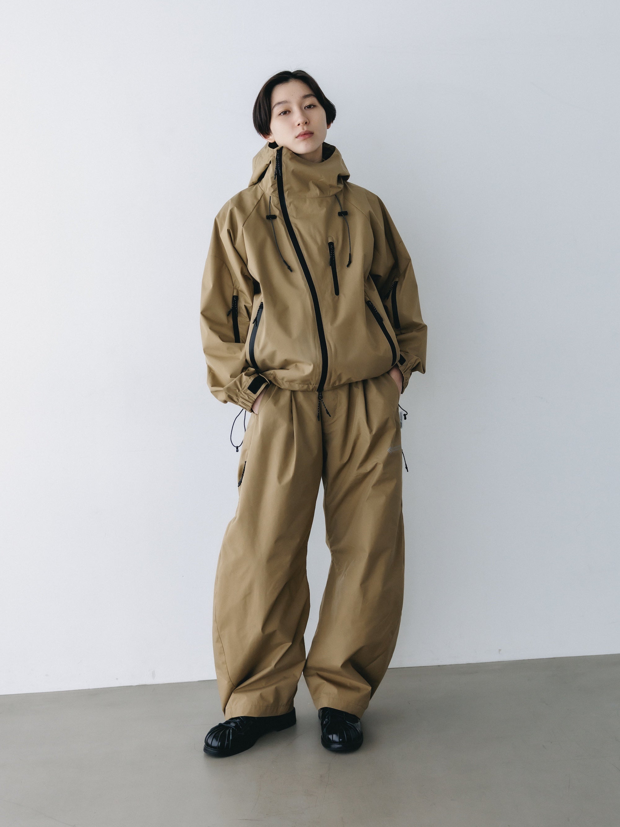 【6.20 SAT 20:00- IN STOCK】 +phenix WINDSTOPPER® by GORE-TEX LABS CITY BARREL LEG PANTS (CAMEL BEIGE)