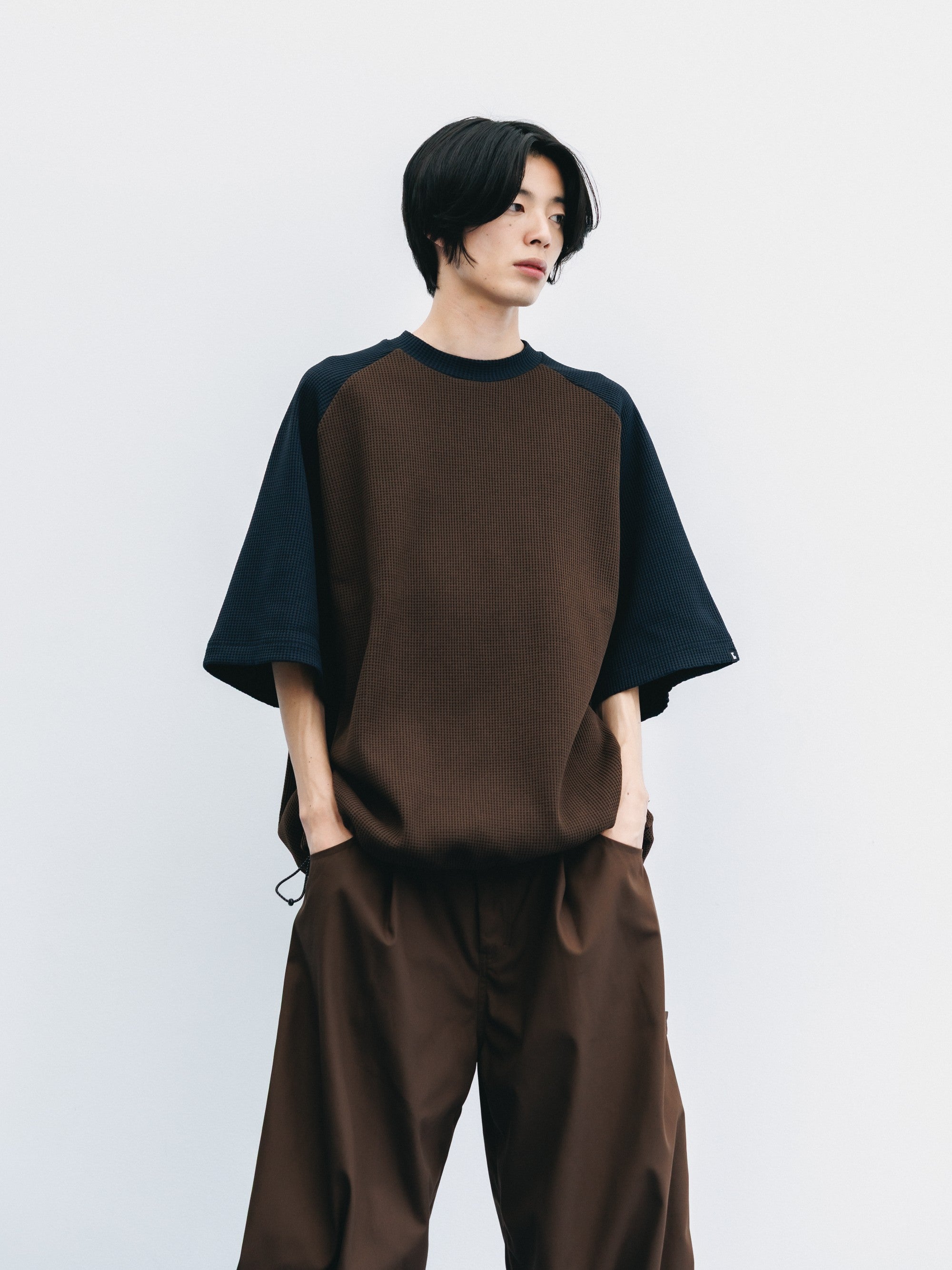 【6.3 WED 20:00- IN STOCK】CITY LIGHT THERMAL RAGLAN S/S T-SHIRT WITH DRAWSTRINGS (BROWN×BLACK)