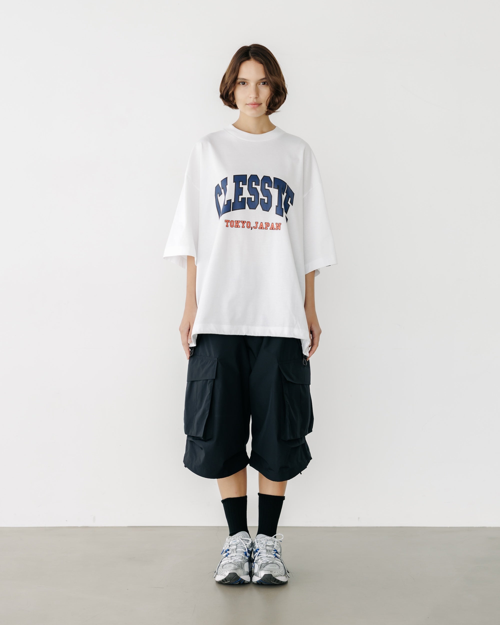 COLLEGE LOGO PRINT MASSIVE T-SHIRT WITH DRAWSTRINGS (WHITE)