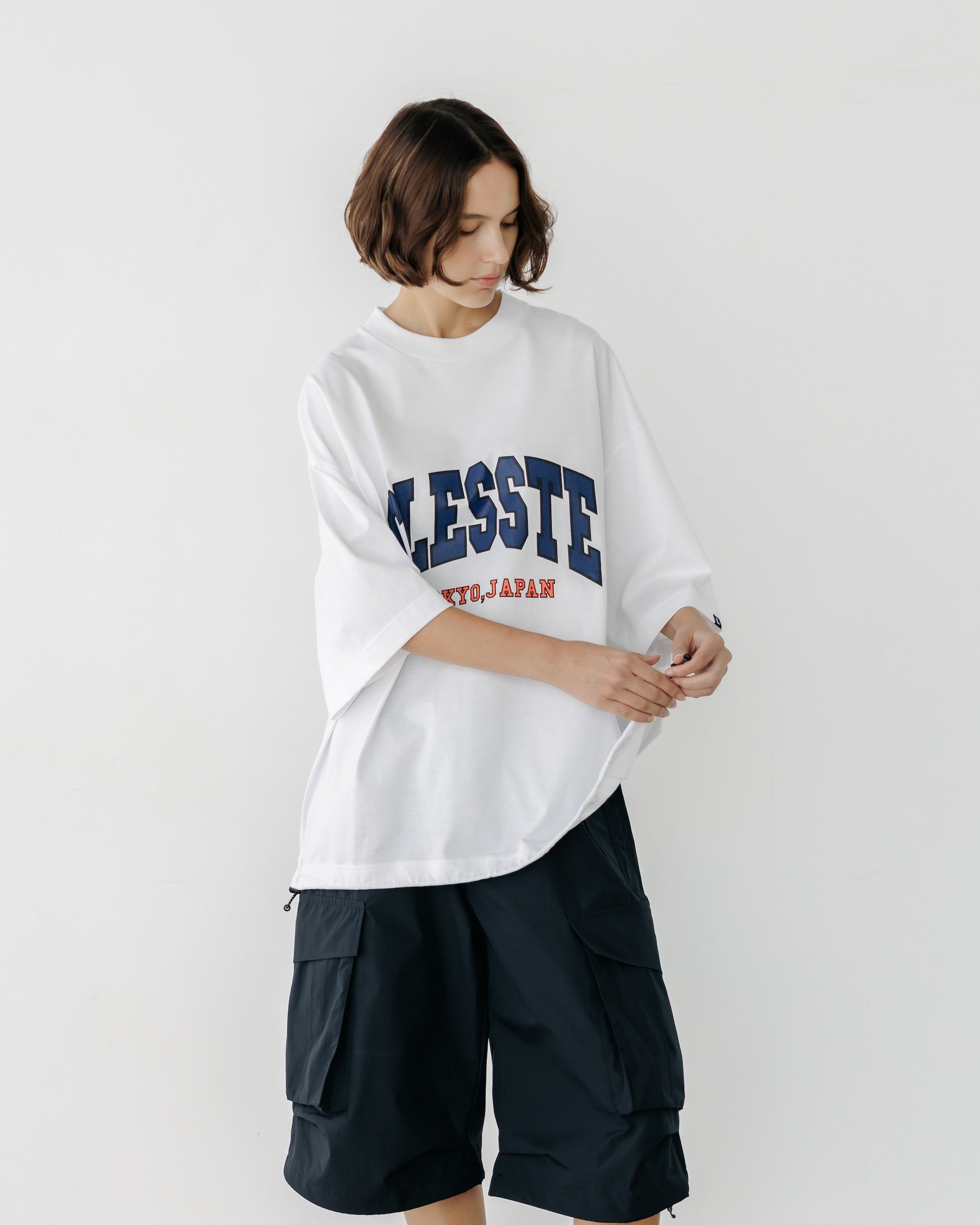 COLLEGE LOGO PRINT MASSIVE T-SHIRT WITH DRAWSTRINGS (WHITE)