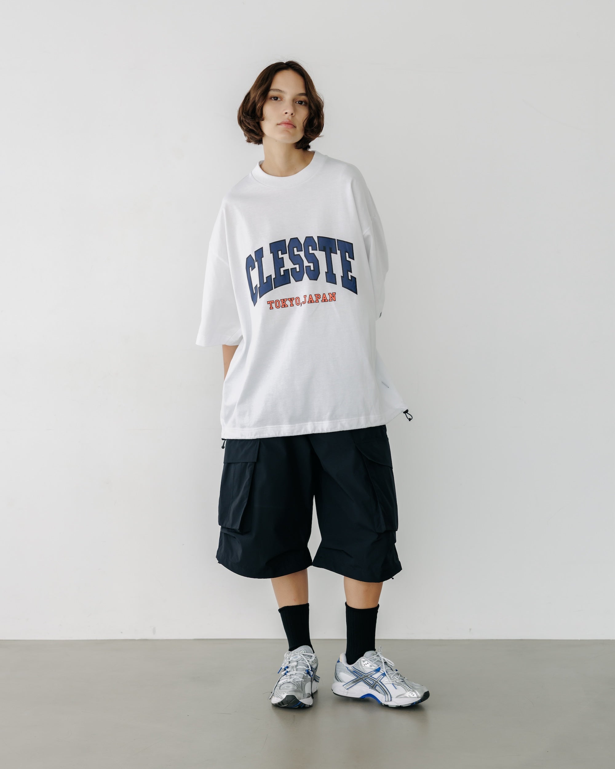 COLLEGE LOGO PRINT MASSIVE T-SHIRT WITH DRAWSTRINGS (WHITE)
