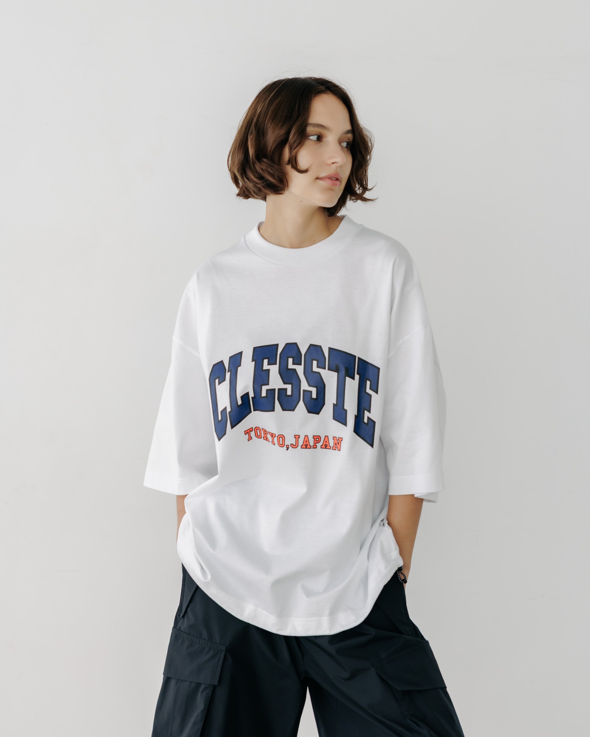 COLLEGE LOGO PRINT MASSIVE T-SHIRT WITH DRAWSTRINGS (WHITE)
