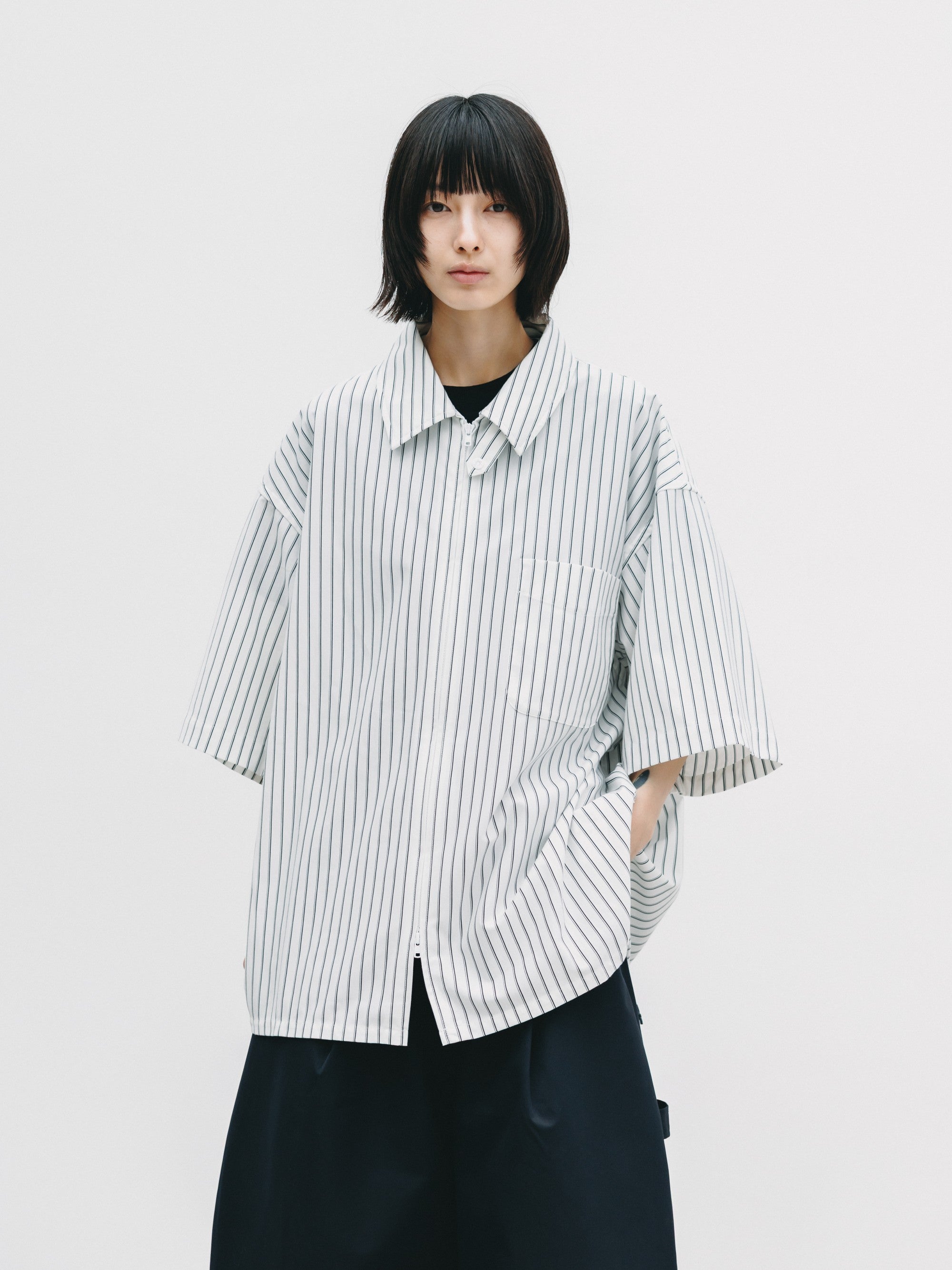 THICK/THIN STRIPE 46G KNIT EVERYDAY ZIP UP S/S SHIRT (WHITE STRIPE)