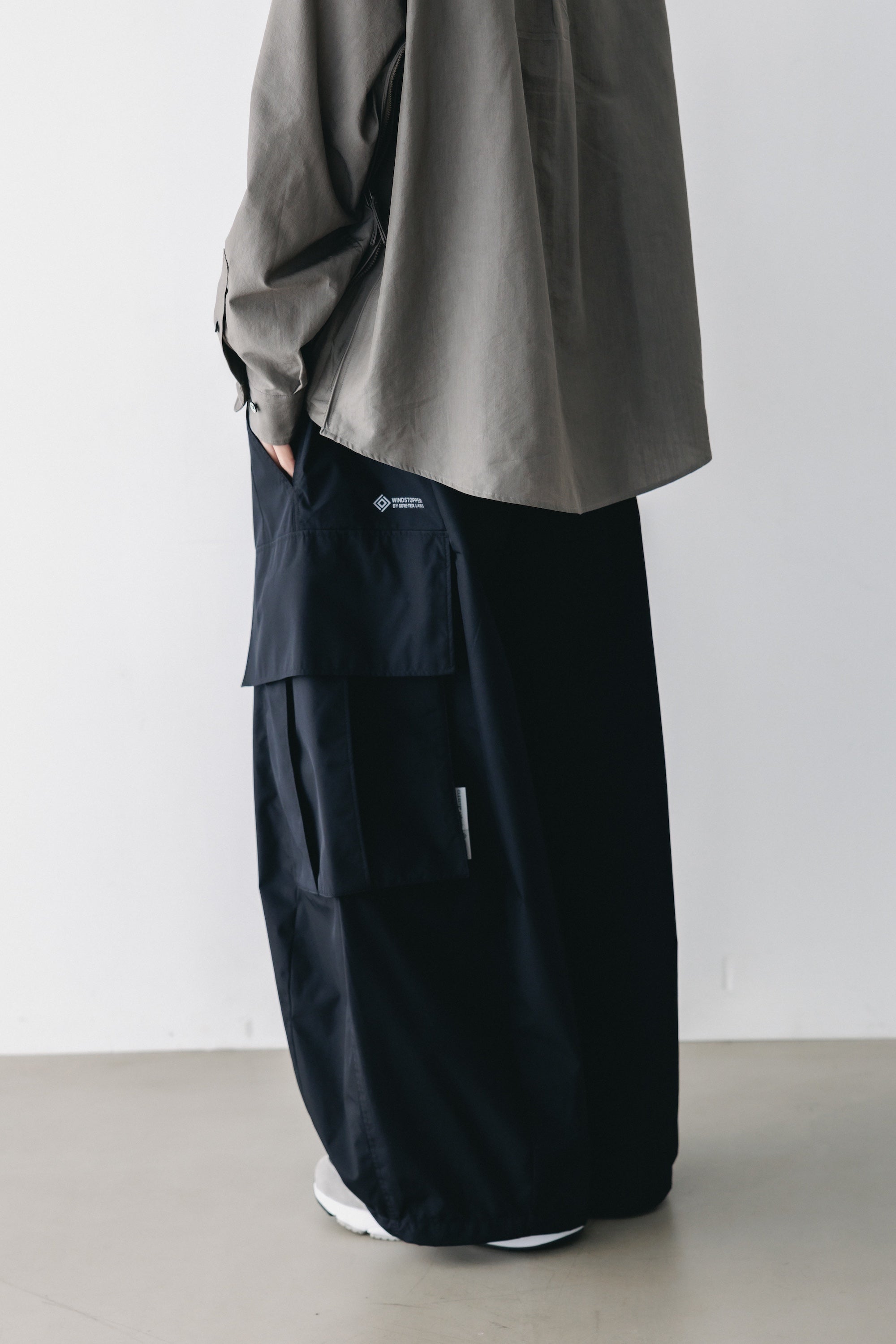 +phenix WINDSTOPPER® by GORE-TEX LABS CITY MEGA POCKET BALLOON CARGO PANTS (BLACK)