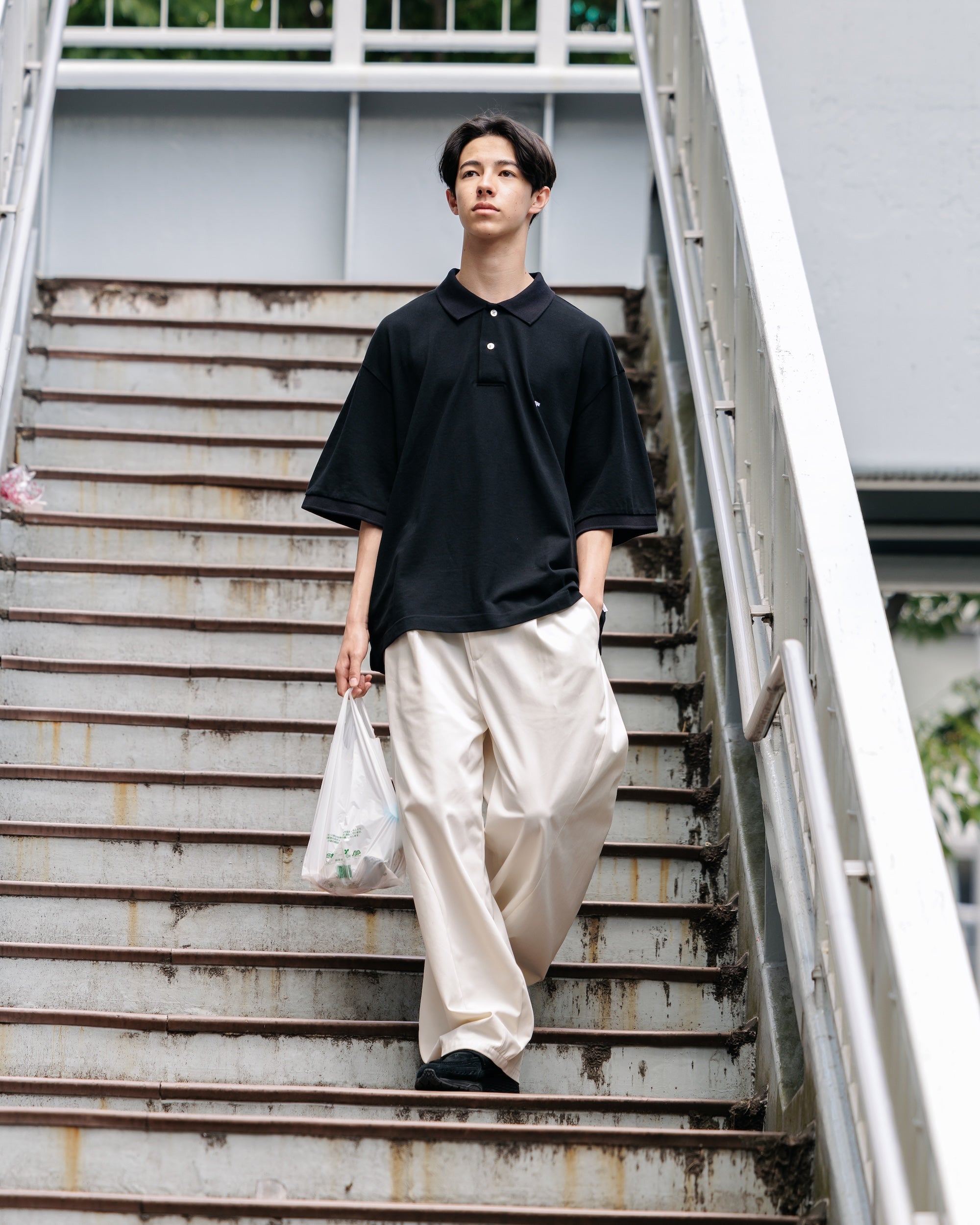 【5.17 SAT 20:00- IN STOCK】MASSIVE TWISTED PANTS (IVORY)