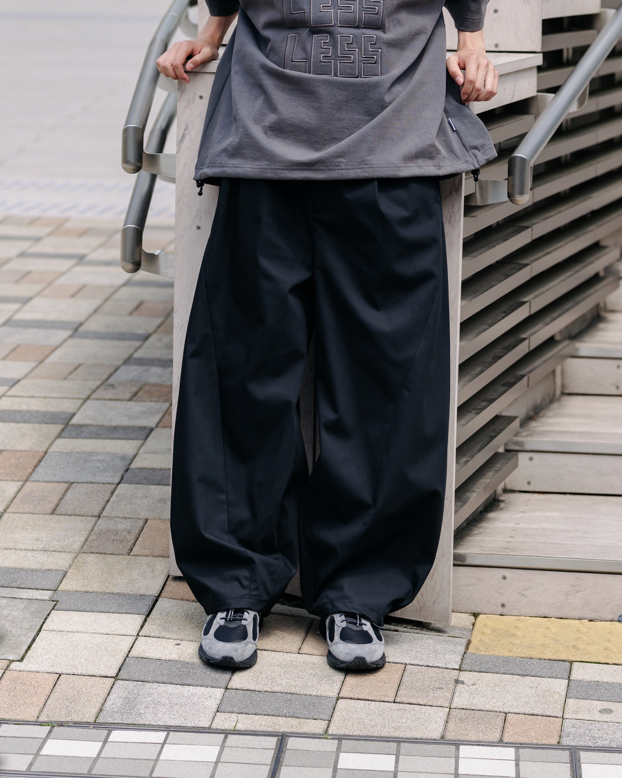 【5.17 SAT 20:00- IN STOCK】MASSIVE TWISTED PANTS (BLACK)