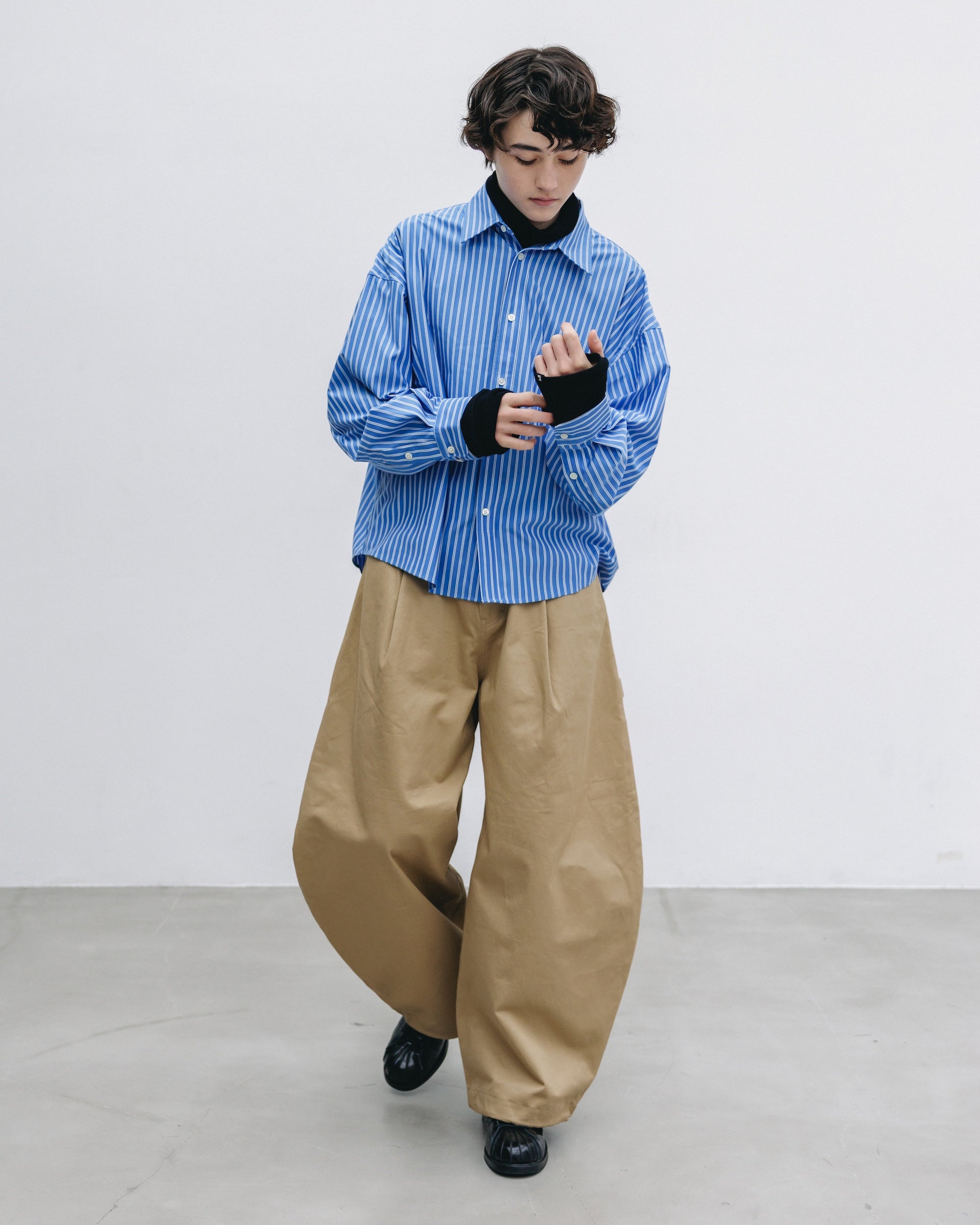 【12.6 SAT 20:00- IN STOCK】46G KNIT CROPPED LENGTH EVERYDAY L/S SHIRT (SAX BLUE STRIPE)
