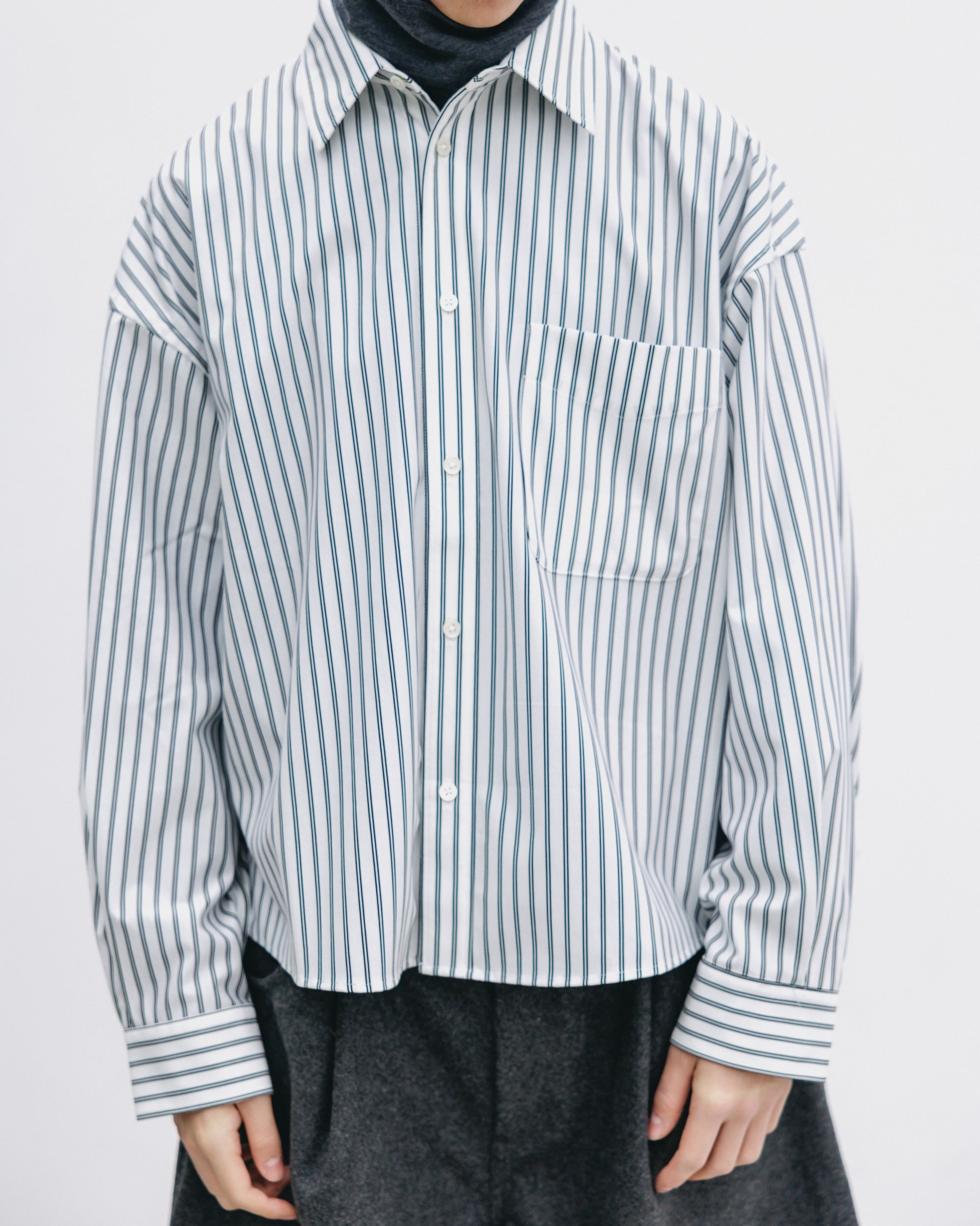 【12.6 SAT 20:00- IN STOCK】46G KNIT CROPPED LENGTH EVERYDAY L/S SHIRT (WHITE STRIPE)