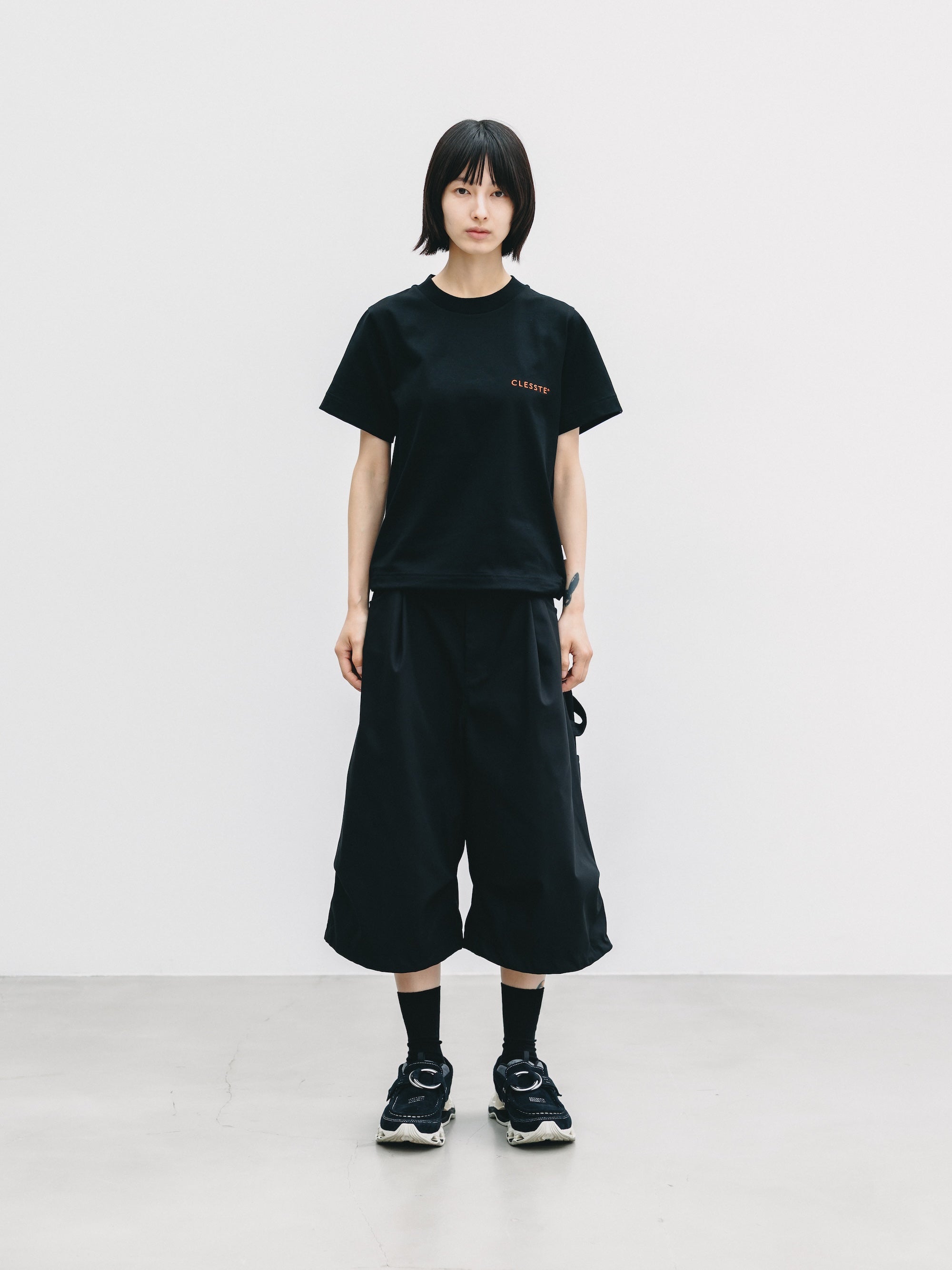 T/C GABARDINE CITY MASSIVE UTILITY CROPPED PANTS (BLACK)