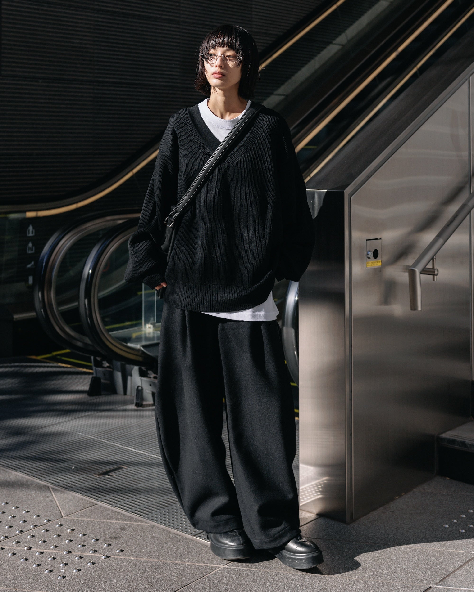 ス*】様 clesste FINE WOOL V-NECK KNIT PULLO FINE WOOL V-NECK KNIT PULLOVER (BLACK)