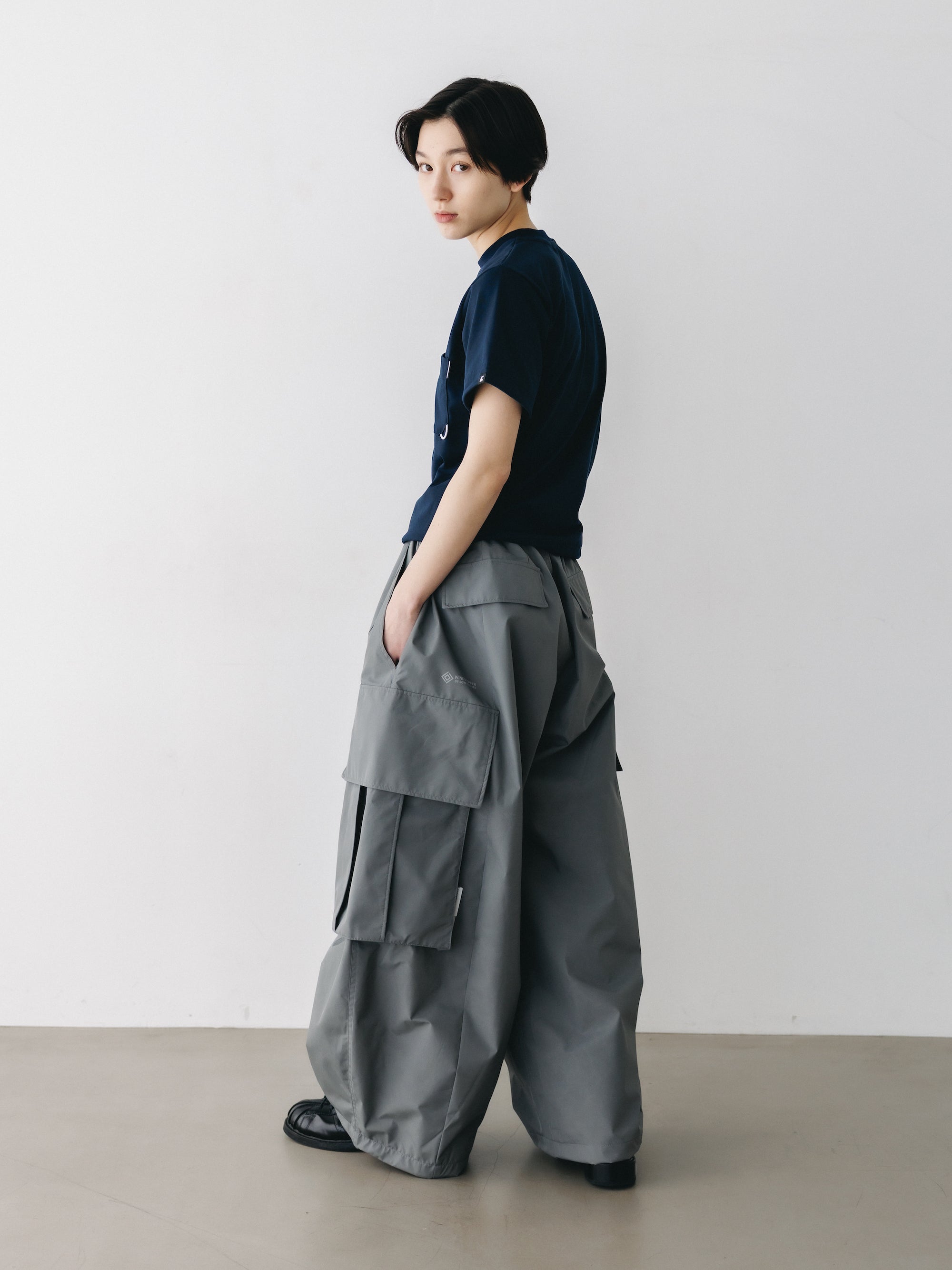 【4.29 WED 20:00- IN STOCK】TECH POCKET S/S T-SHIRT (NAVY)