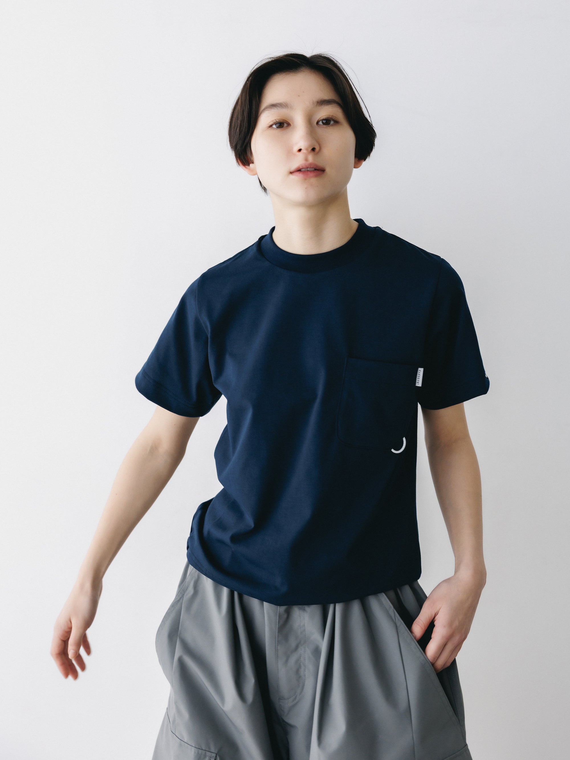 【4.29 WED 20:00- IN STOCK】TECH POCKET S/S T-SHIRT (NAVY)