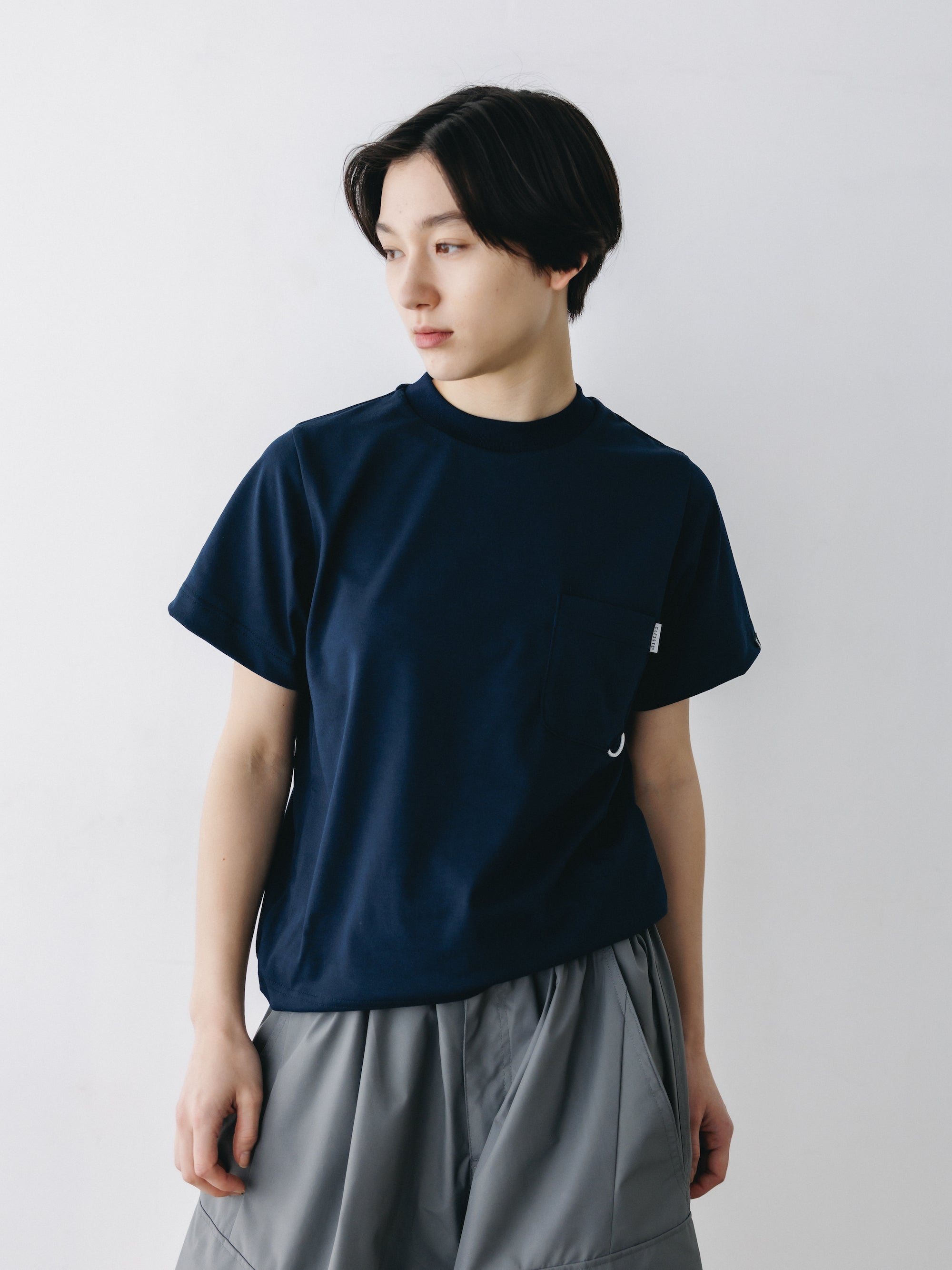 【4.29 WED 20:00- IN STOCK】TECH POCKET S/S T-SHIRT (NAVY)