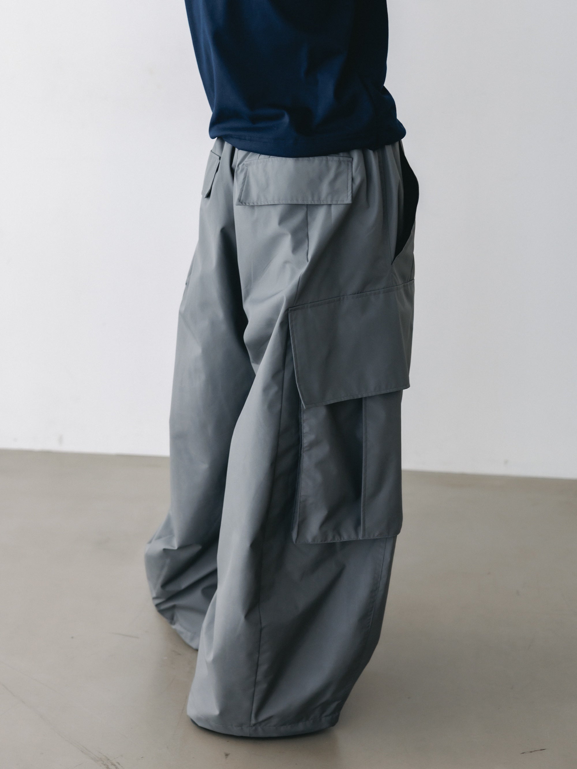 +phenix WINDSTOPPER® by GORE-TEX LABS CITY MEGA POCKET BALLOON CARGO PANTS (CHARCOAL GRAY)