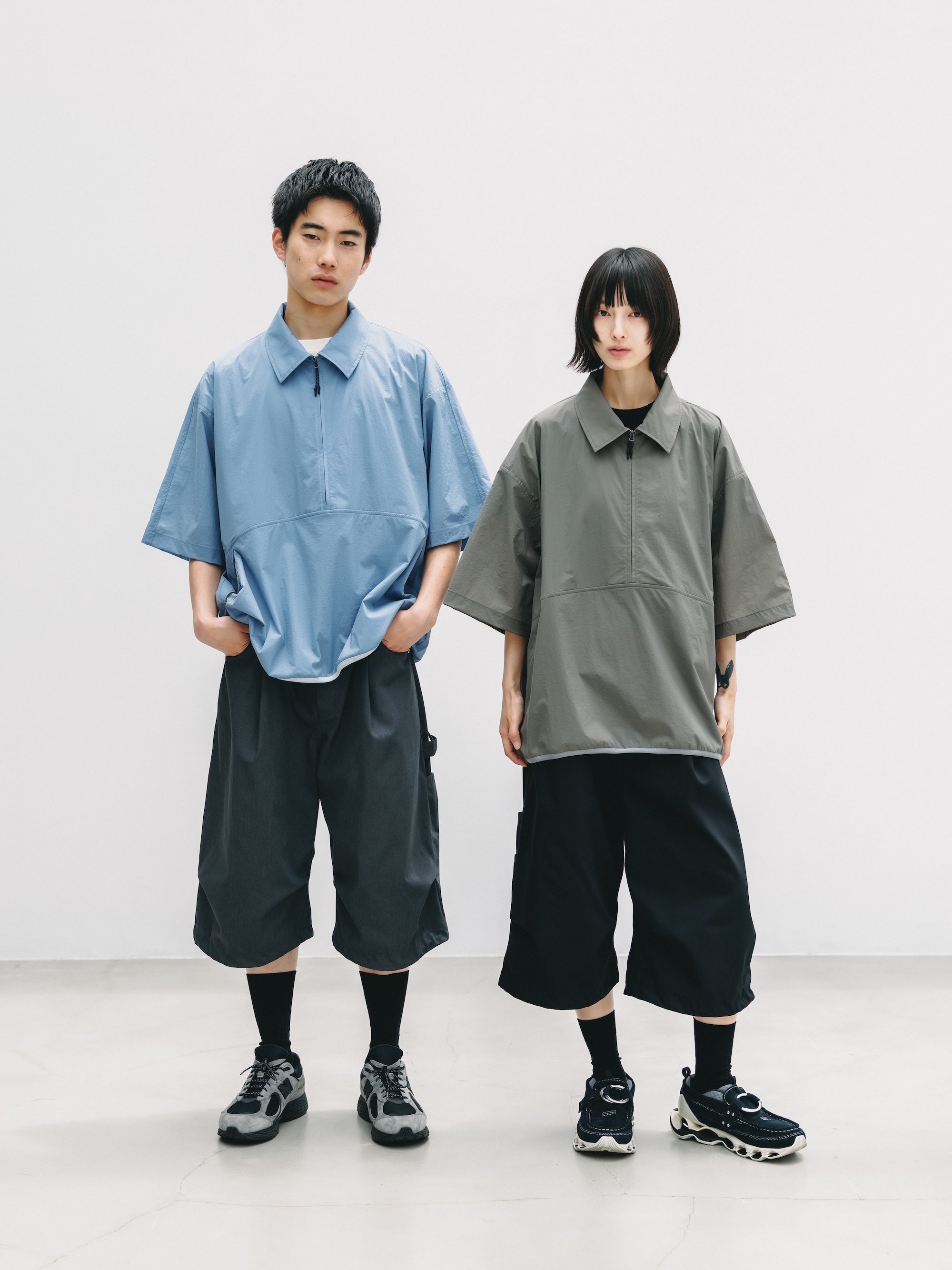T/C GABARDINE CITY MASSIVE UTILITY CROPPED PANTS (CHARCOAL)