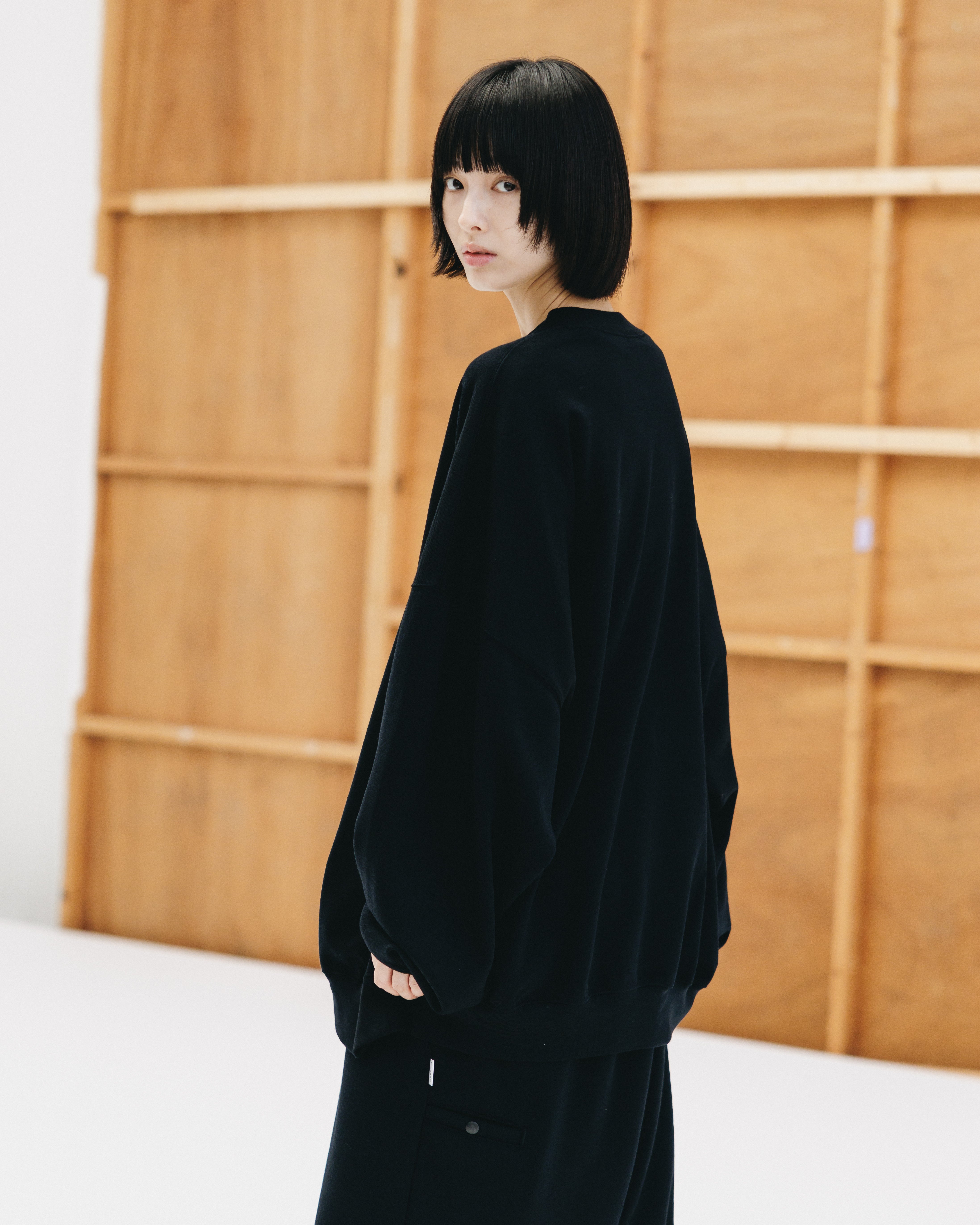 WOOL SWEATSHIRT (BLACK)