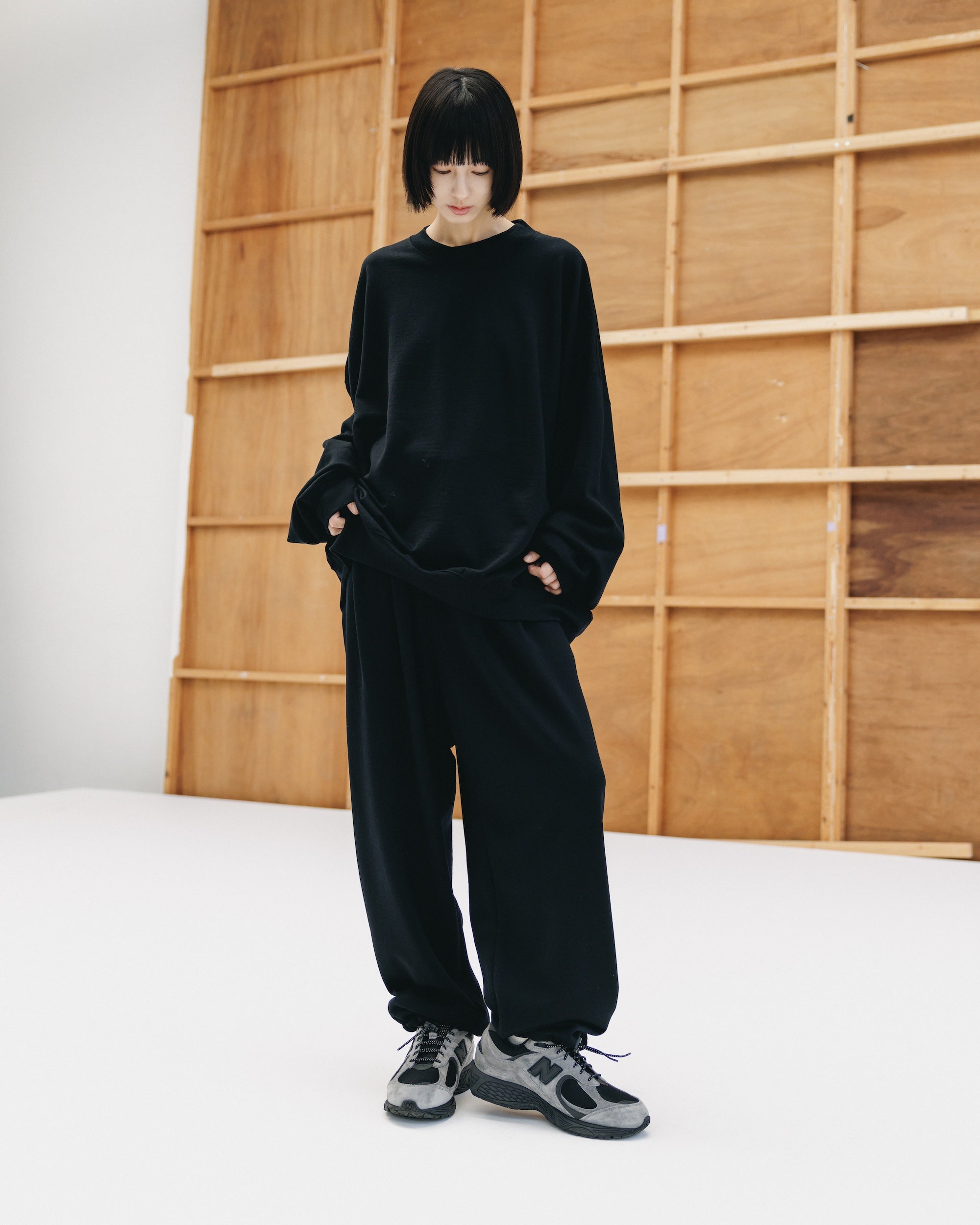 WOOL SWEAT WIDE TAPERED PANTS (BLACK)