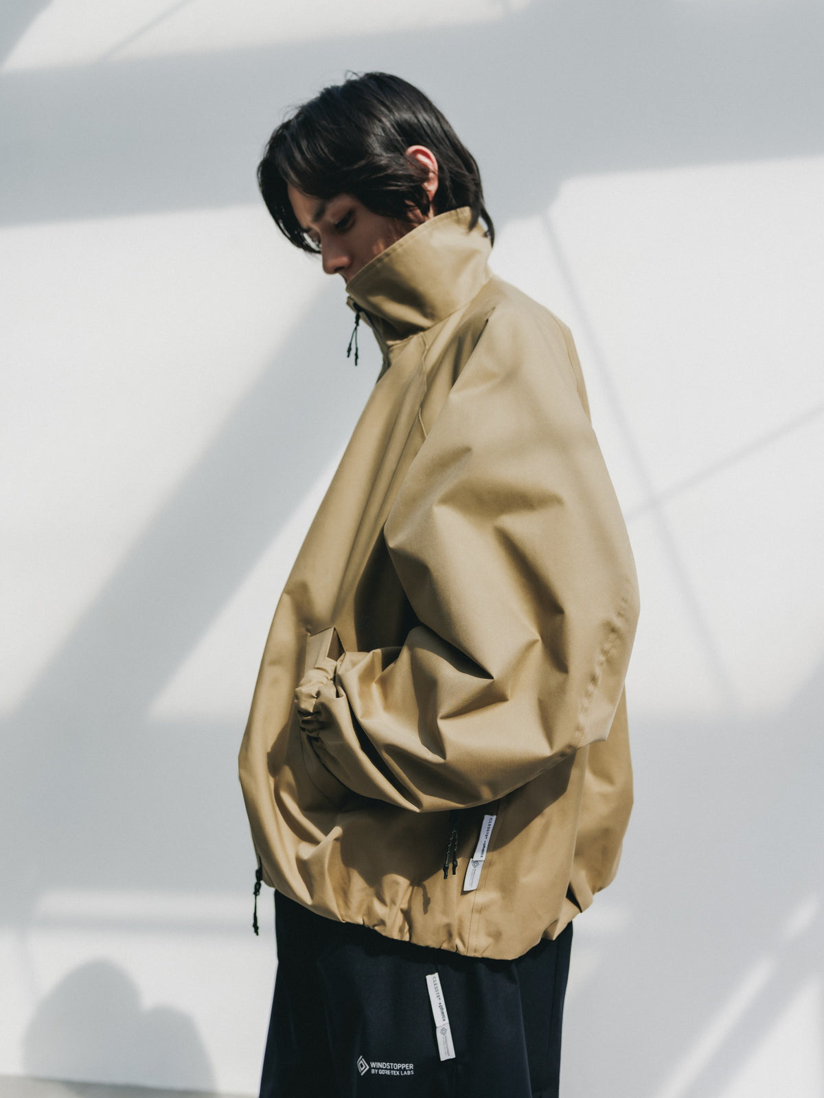 【10.17 SAT 20:00- IN STOCK】 +phenix WINDSTOPPER® by GORE-TEX LABS TWILL CITY STAND BALLOON UTILITY JACKET (CAMEL BEIGE)