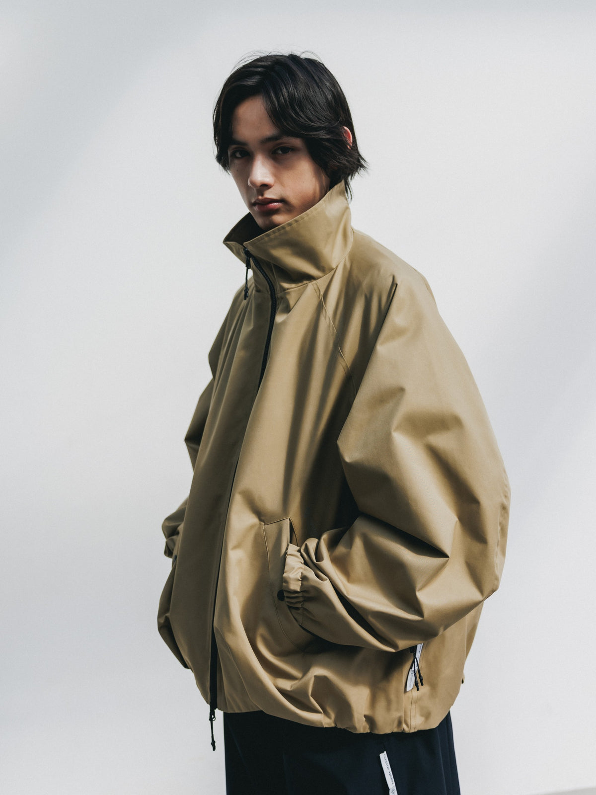 【10.17 SAT 20:00- IN STOCK】 +phenix WINDSTOPPER® by GORE-TEX LABS TWILL CITY STAND BALLOON UTILITY JACKET (CAMEL BEIGE)