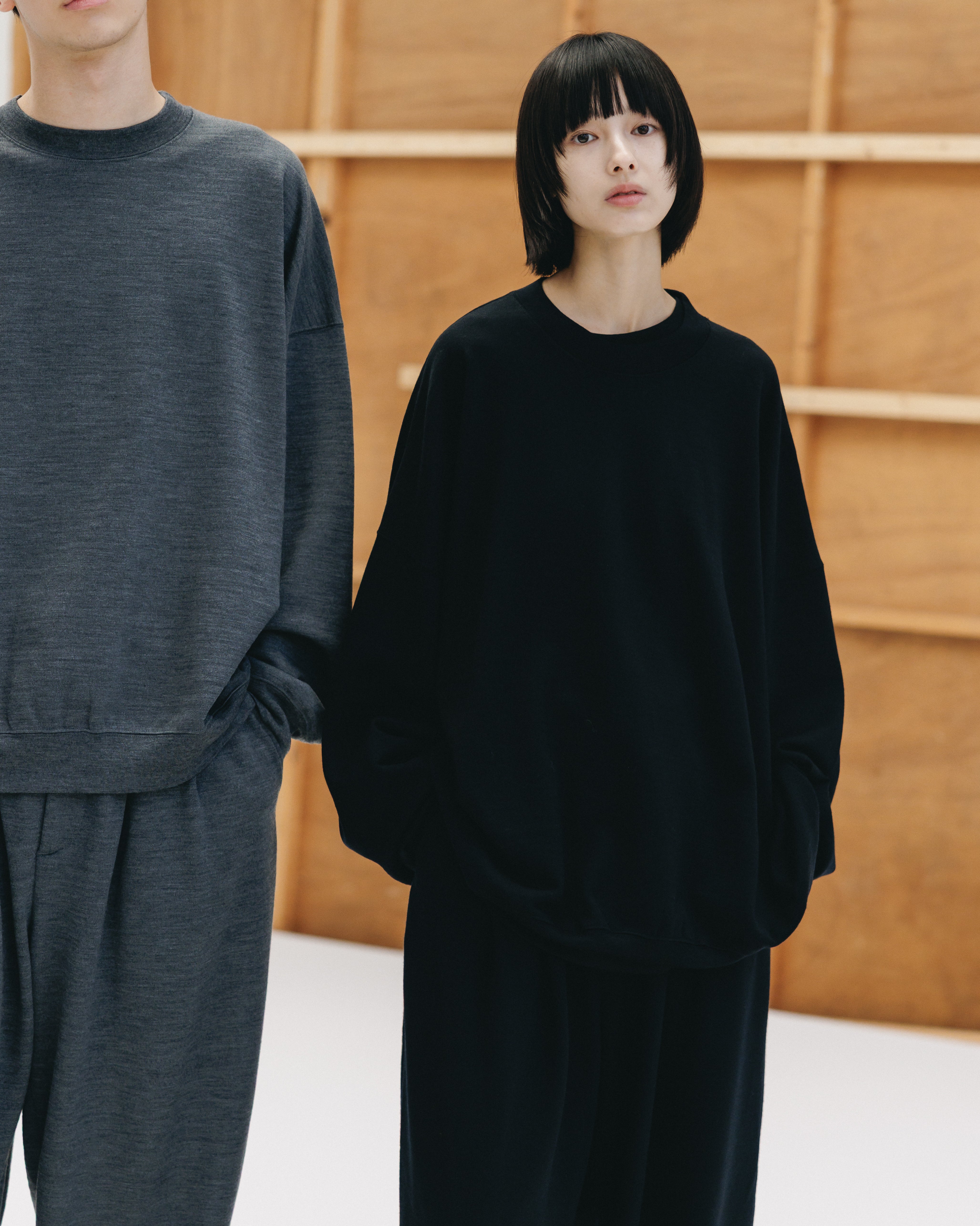 WOOL SWEATSHIRT (BLACK)