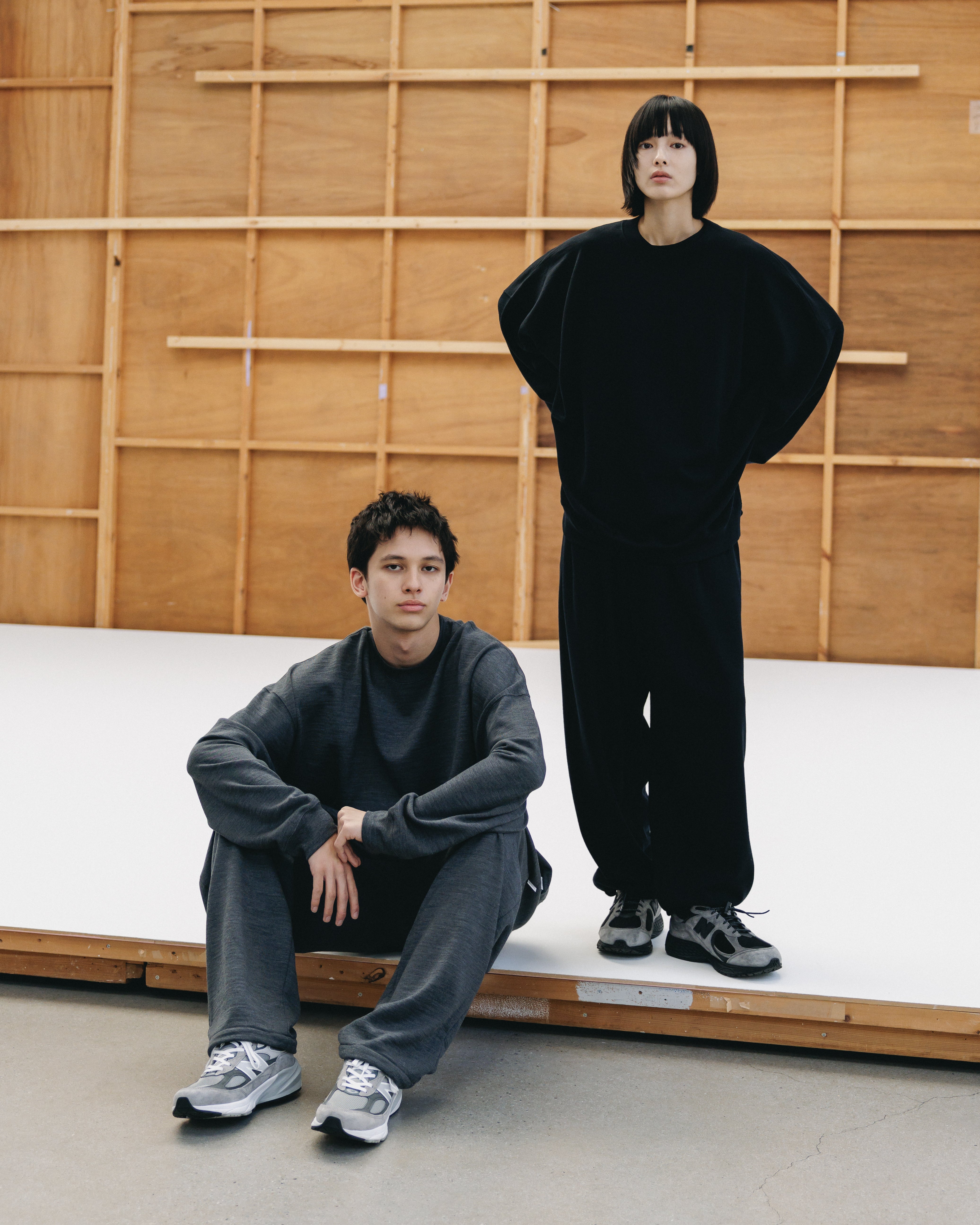 WOOL SWEATSHIRT (BLACK)