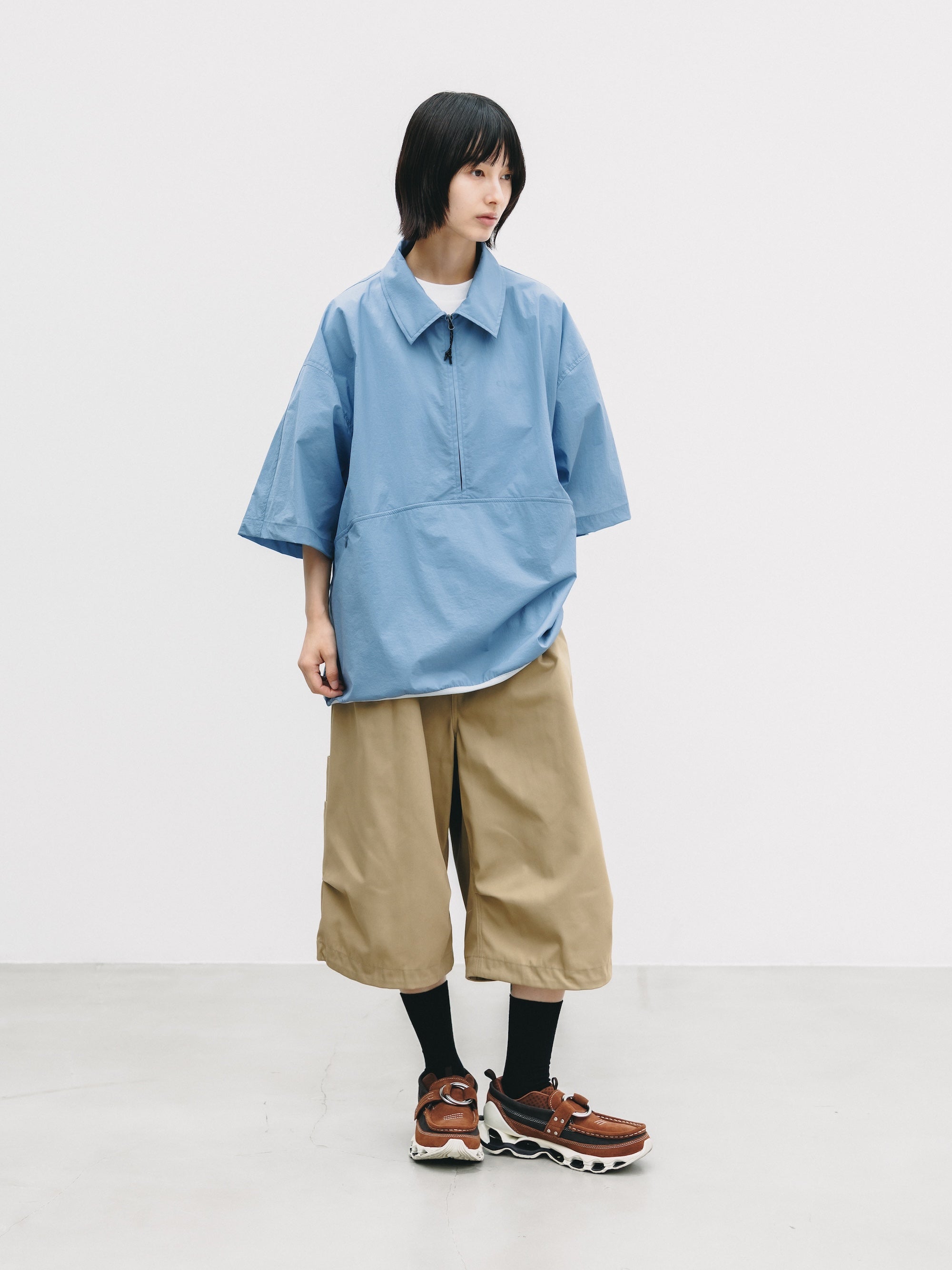 T/C GABARDINE CITY MASSIVE UTILITY CROPPED PANTS (BEIGE)