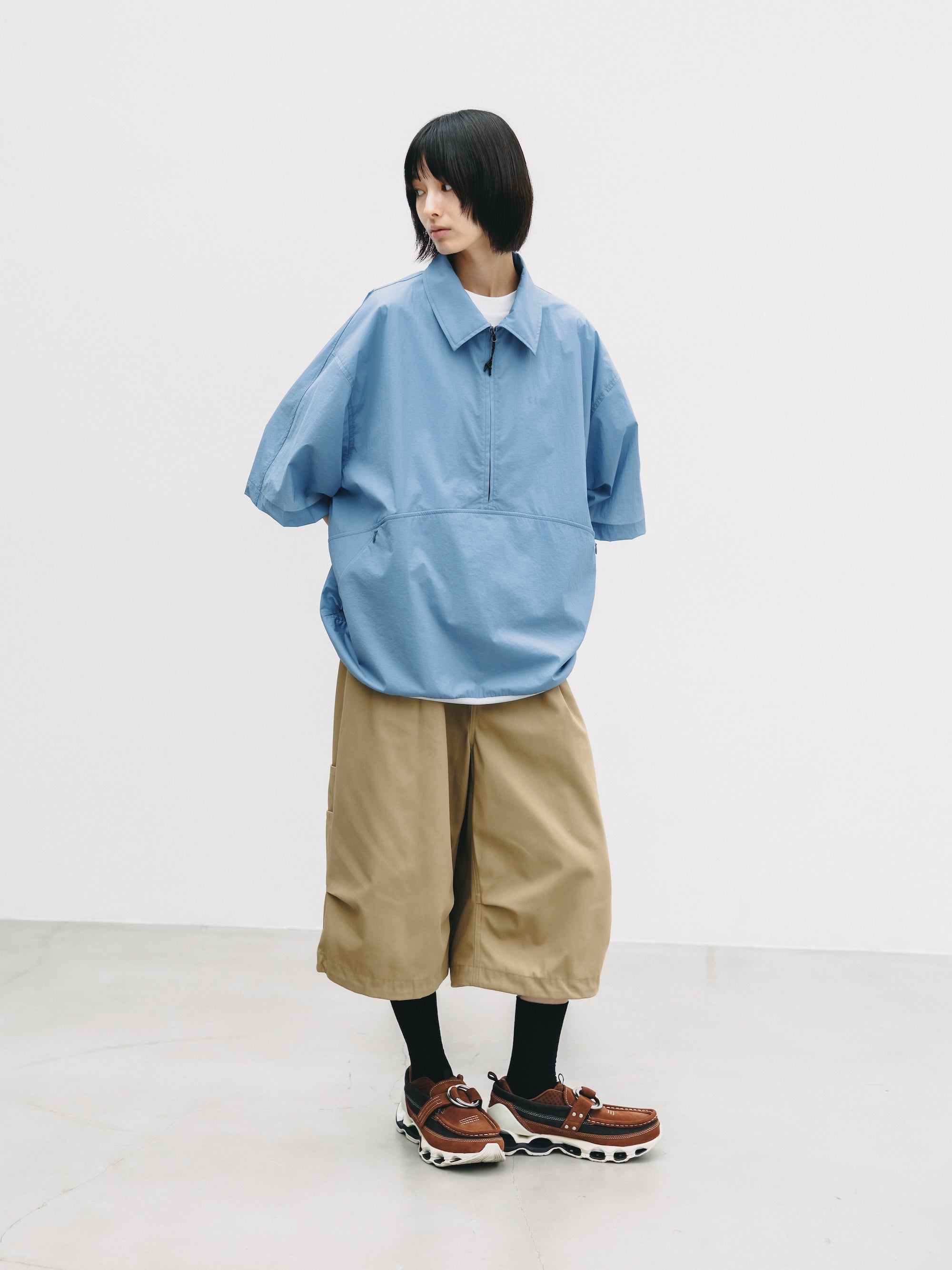 T/C GABARDINE CITY MASSIVE UTILITY CROPPED PANTS (BEIGE)