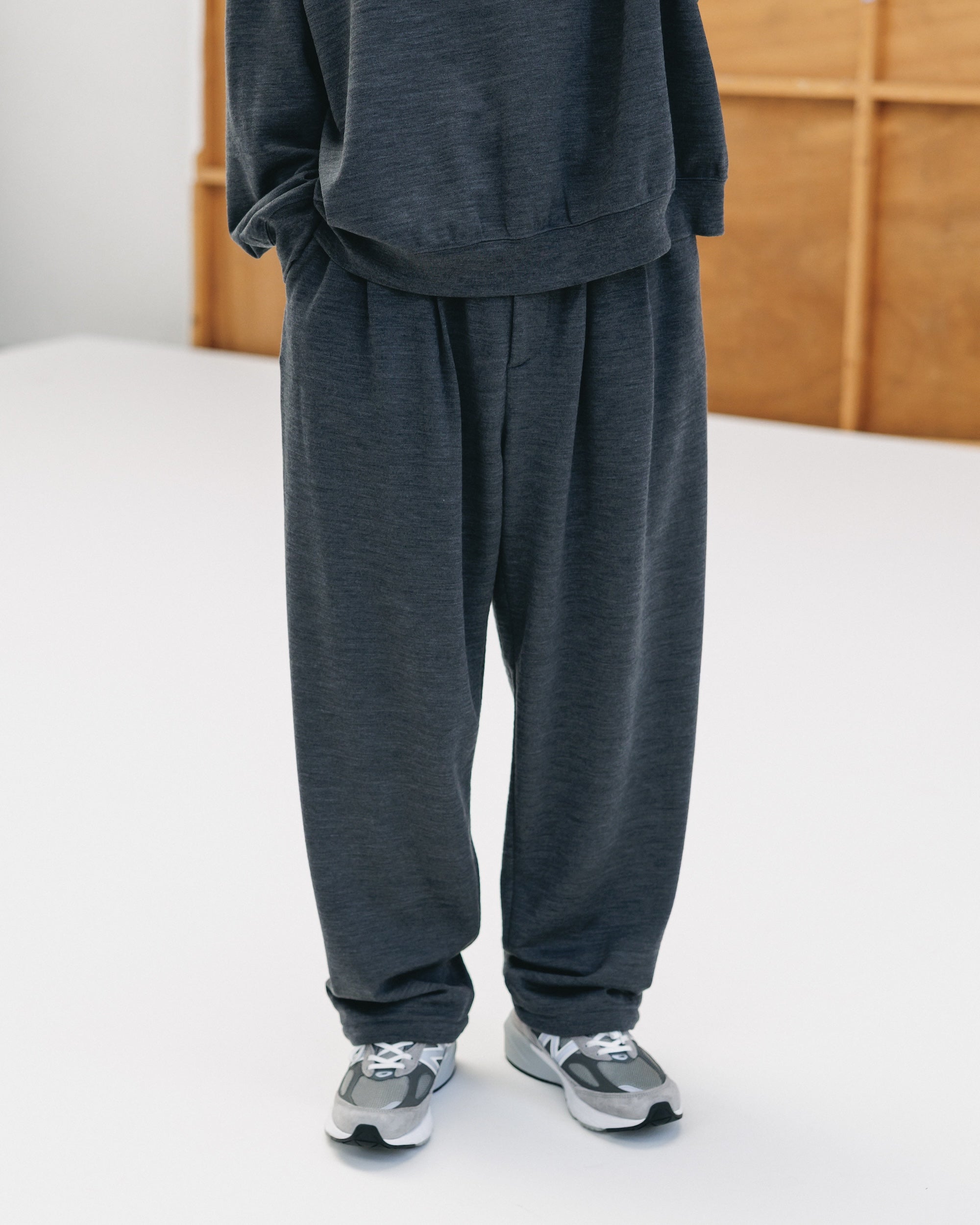 WOOL SWEAT WIDE TAPERED PANTS (GRAY)