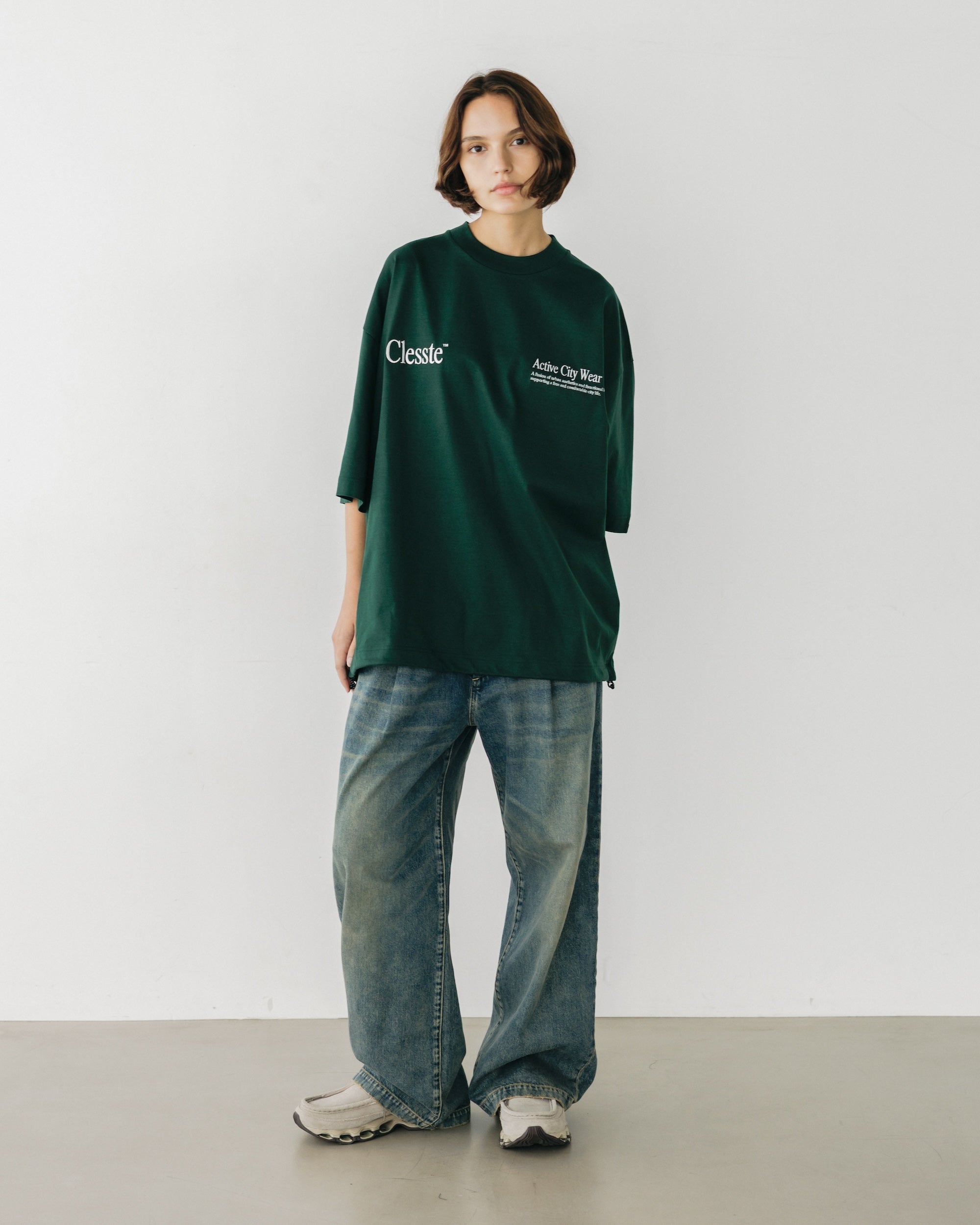 【8.23 SAT 20:00- IN STOCK】ENBROIDERY MASSIVE T-SHIRT WITH DRAWSTRINGS (GREEN)