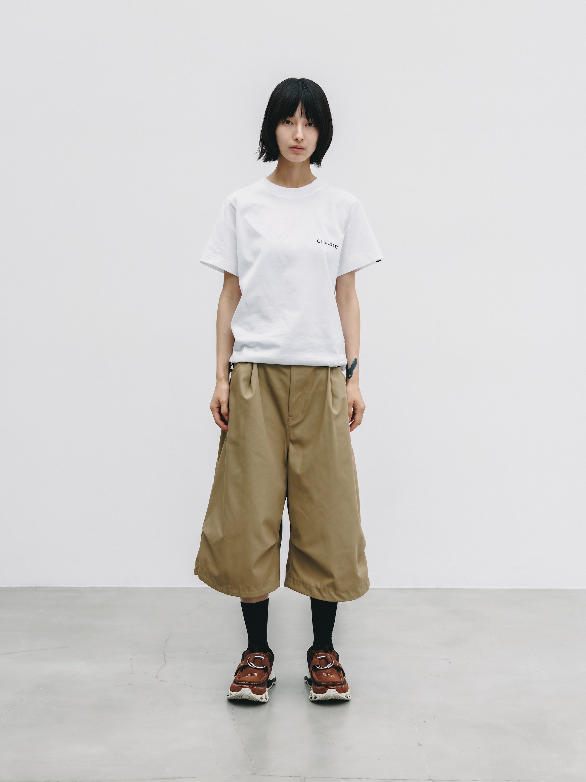 T/C GABARDINE CITY MASSIVE UTILITY CROPPED PANTS (BEIGE)