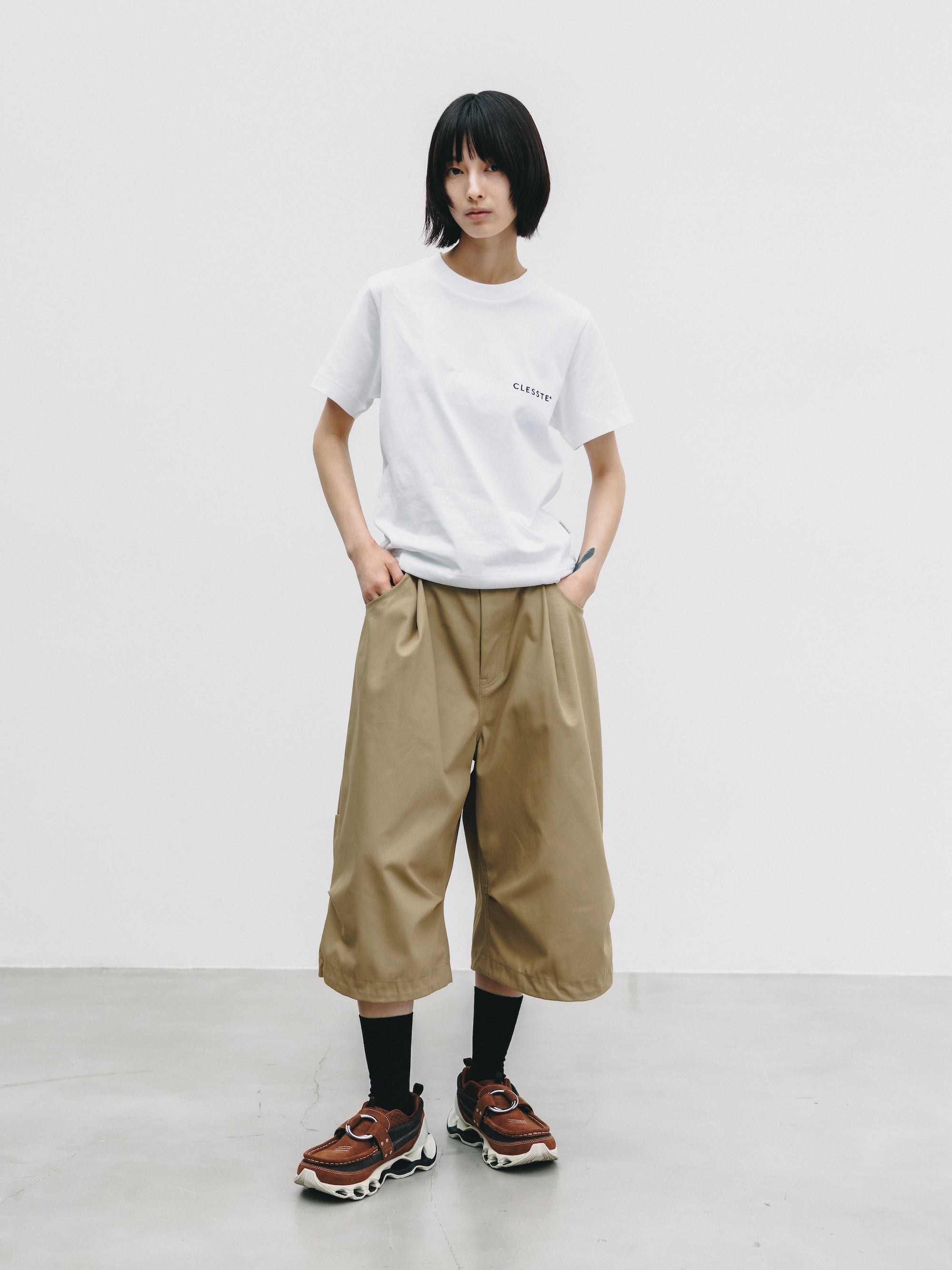 T/C GABARDINE CITY MASSIVE UTILITY CROPPED PANTS (BEIGE)