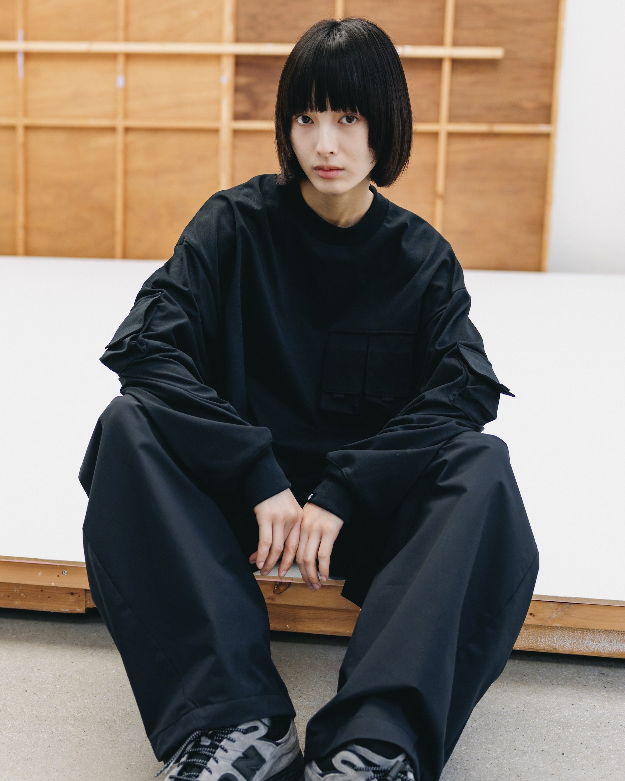 MULTI POCKET  L/S T-SHIRT (BLACK)