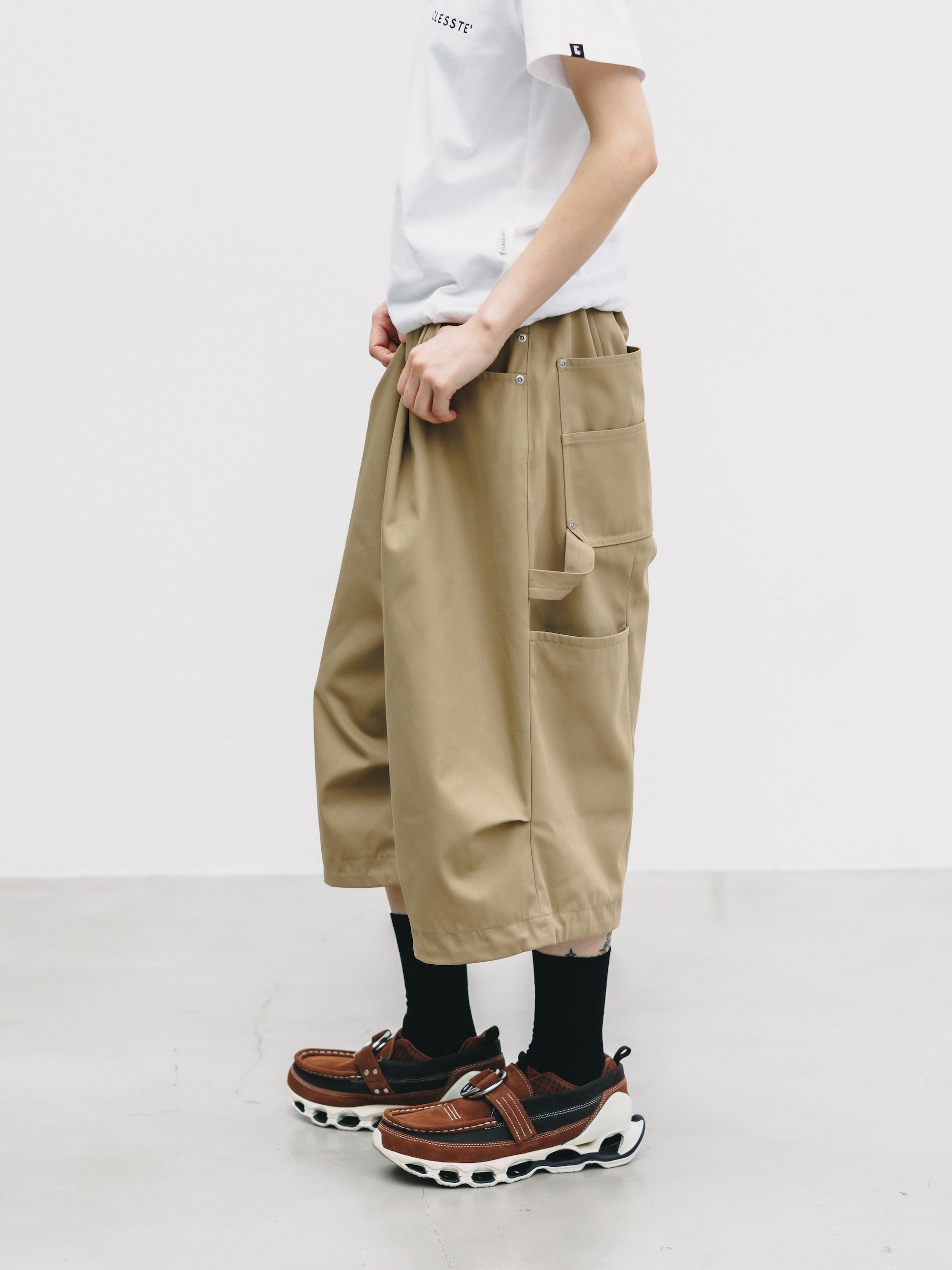 T/C GABARDINE CITY MASSIVE UTILITY CROPPED PANTS (BEIGE)