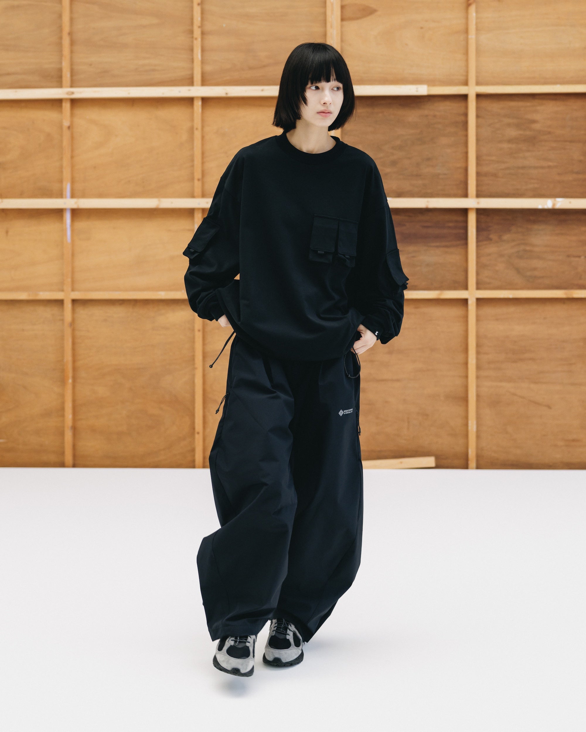 MULTI POCKET  L/S T-SHIRT (BLACK)