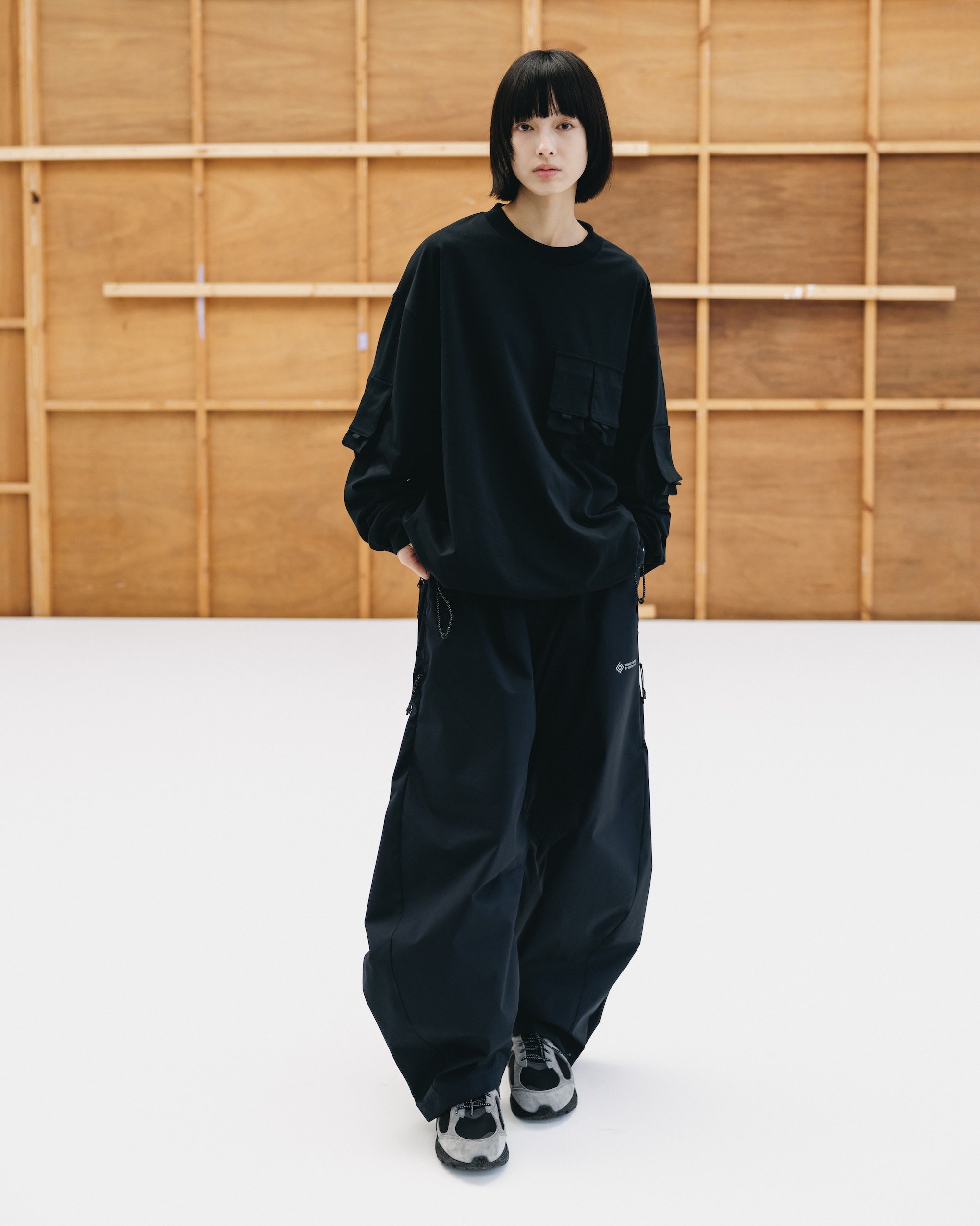 MULTI POCKET  L/S T-SHIRT (BLACK)