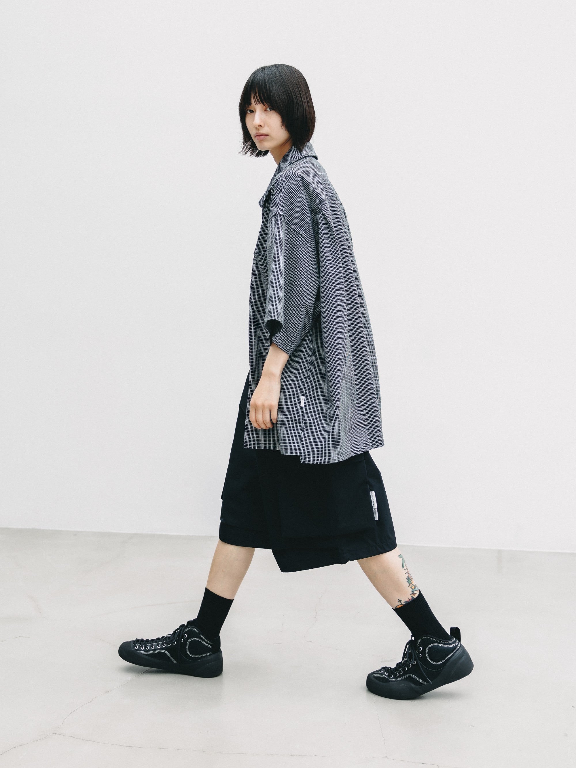 【7.8 WED 20:00- IN STOCK】MINI GRID CHECK 36G KNIT EVERYDAY ZIP UP S/S SHIRT (BLACK×WHITE)