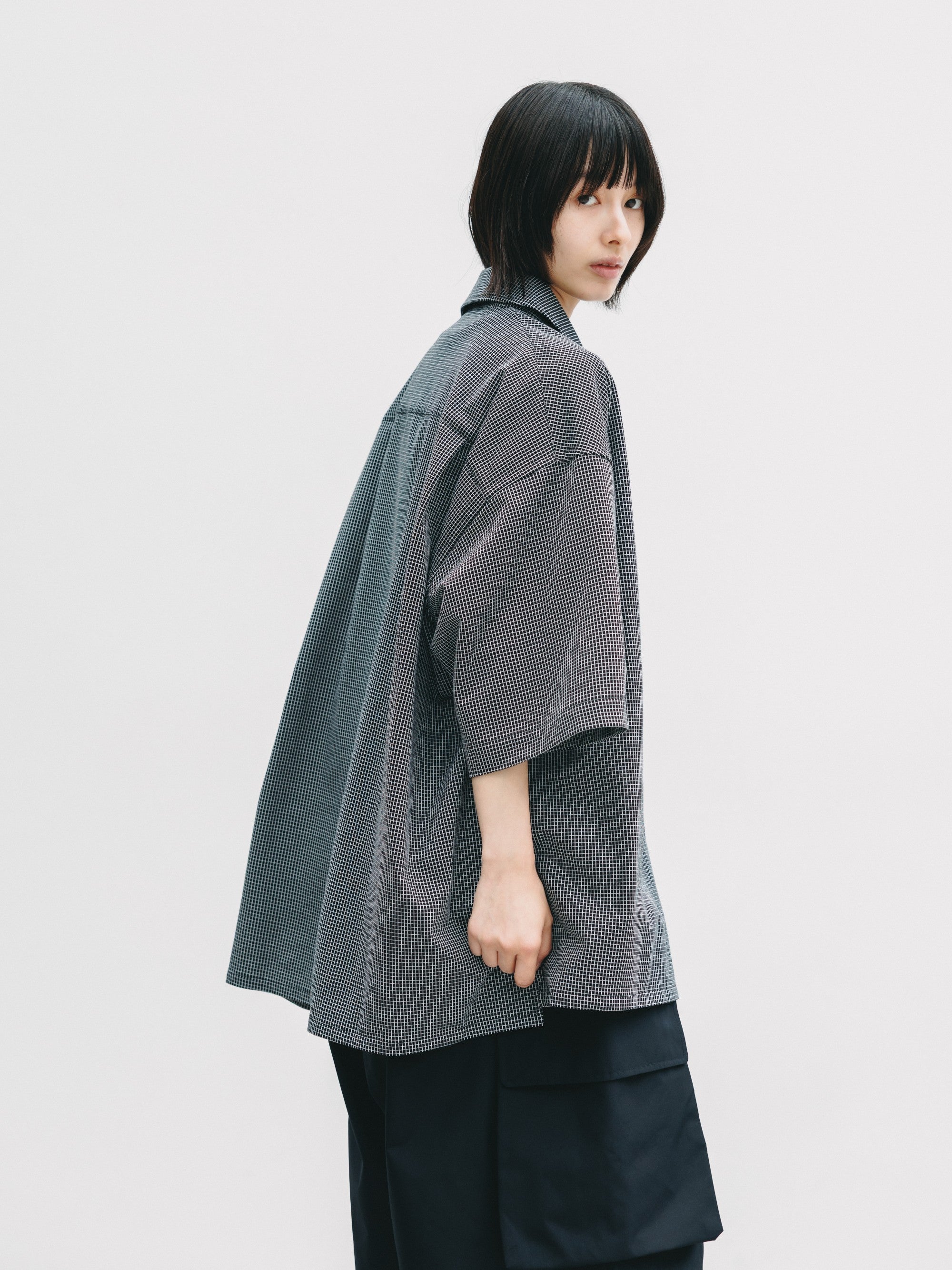 【7.8 WED 20:00- IN STOCK】MINI GRID CHECK 36G KNIT EVERYDAY ZIP UP S/S SHIRT (BLACK×WHITE)