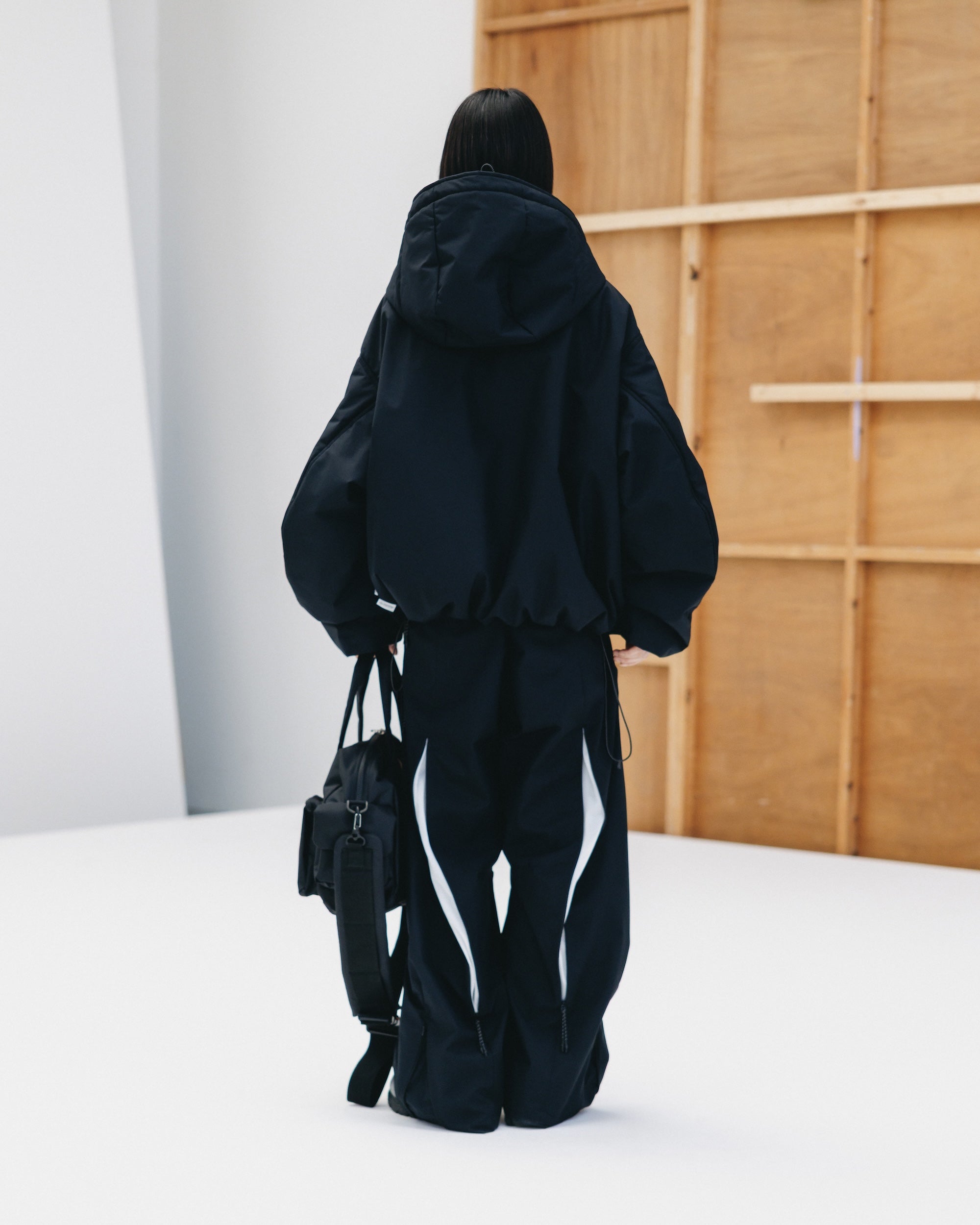 【2.4 WED 20:00- IN STOCK】WANDER BAG