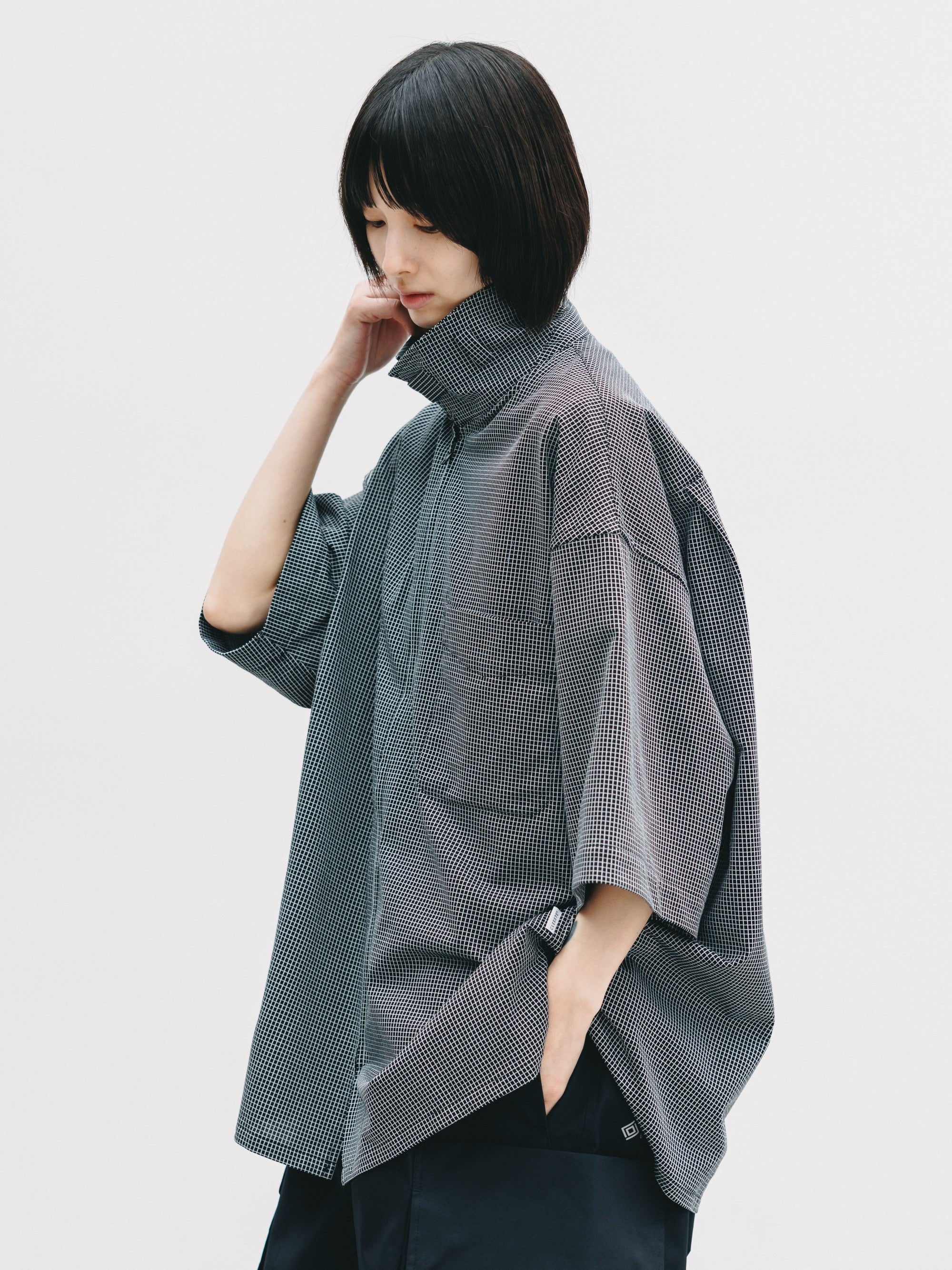 【7.8 WED 20:00- IN STOCK】MINI GRID CHECK 36G KNIT EVERYDAY ZIP UP S/S SHIRT (BLACK×WHITE)