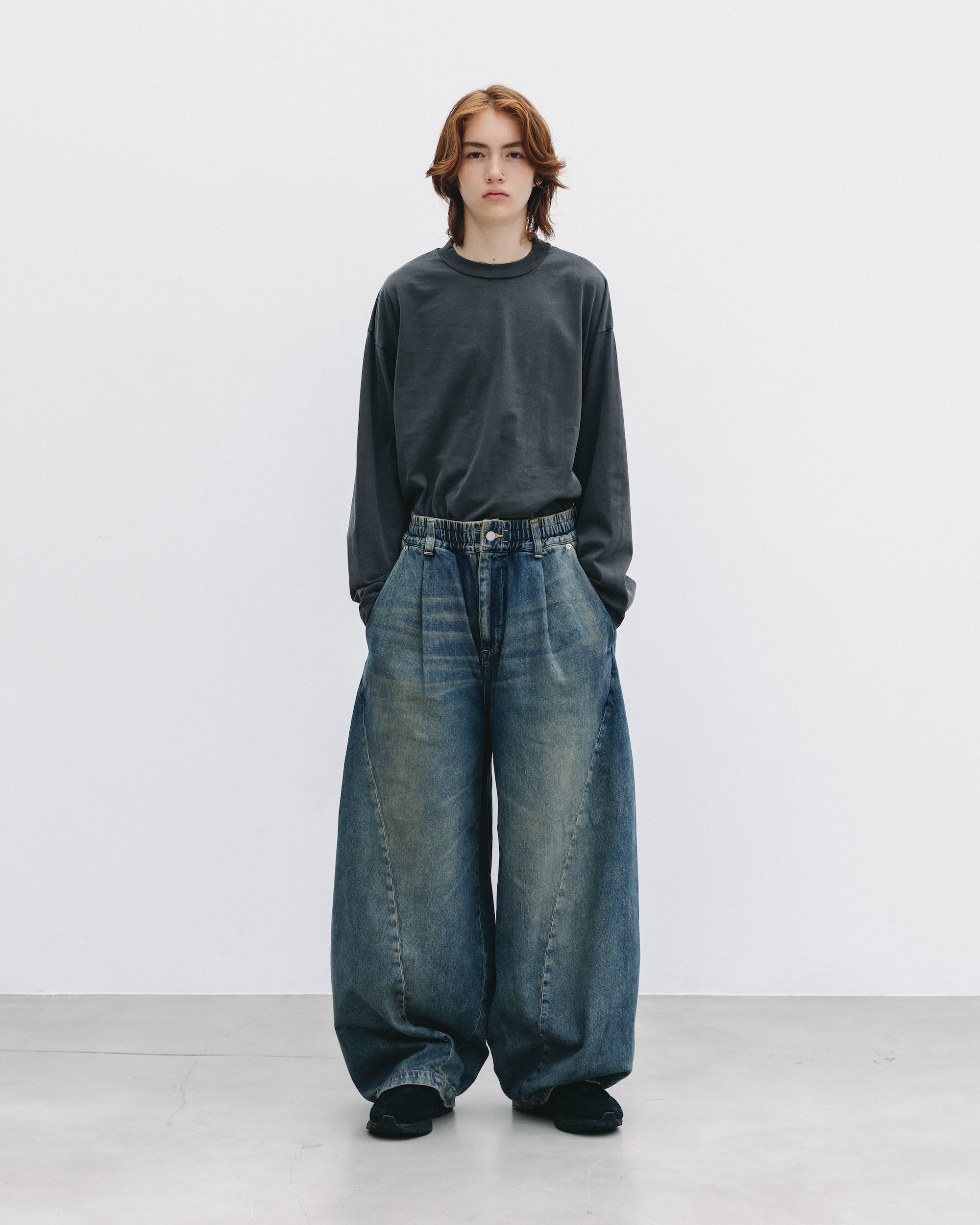 【10.22 WED 20:00- IN STOCK】VINTAGE DYED SELVEDGE DENIM MASSIVE TWISTED PANTS (VINTAGE INDIGO)