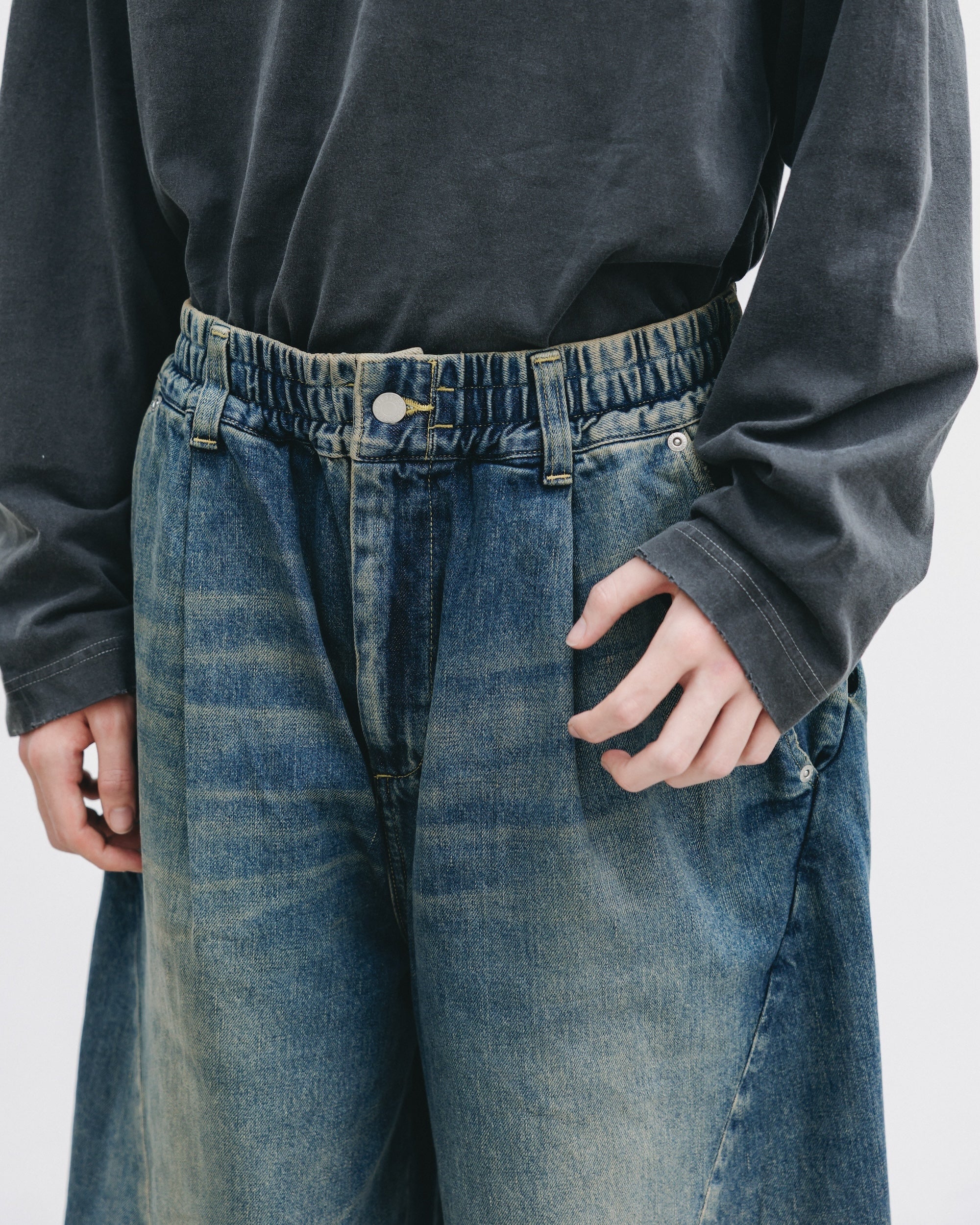 【10.22 WED 20:00- IN STOCK】VINTAGE DYED SELVEDGE DENIM MASSIVE TWISTED PANTS (VINTAGE INDIGO)